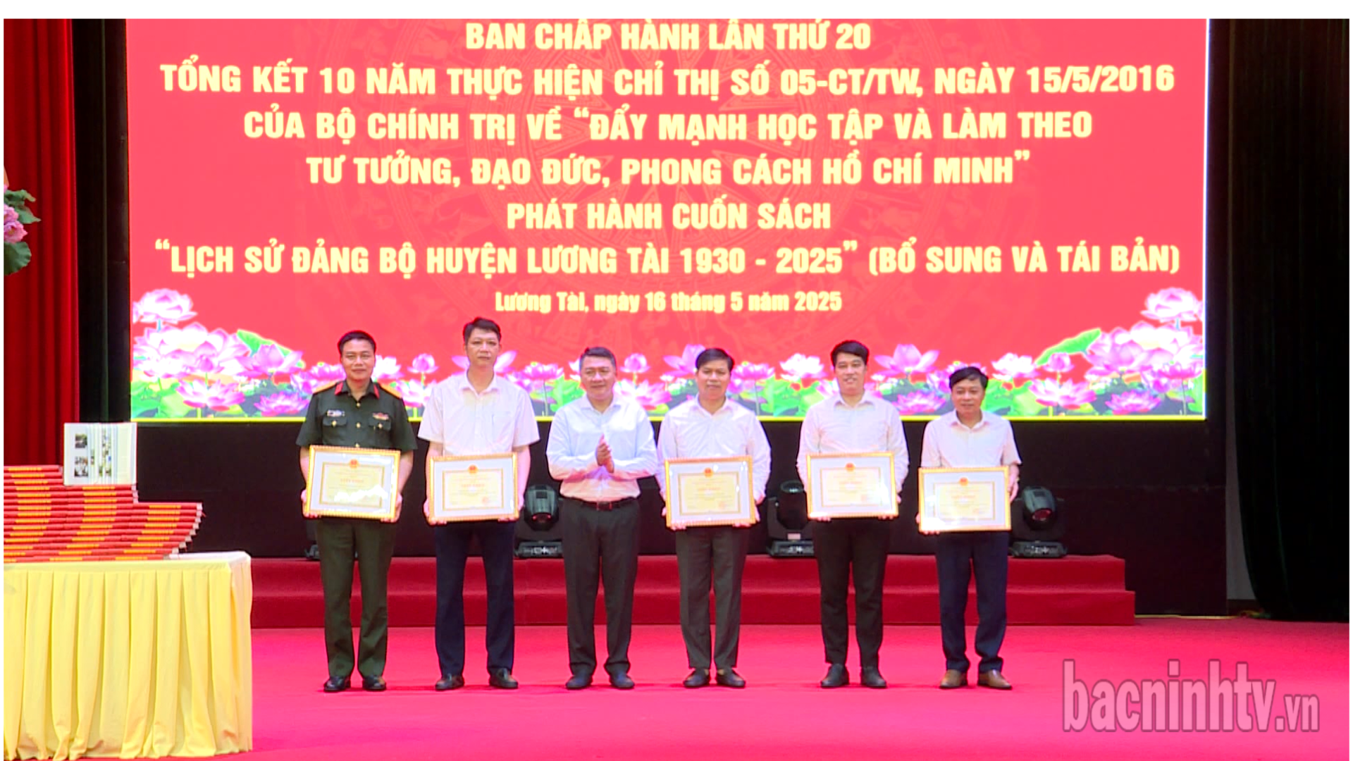 BCH_ltai_khen