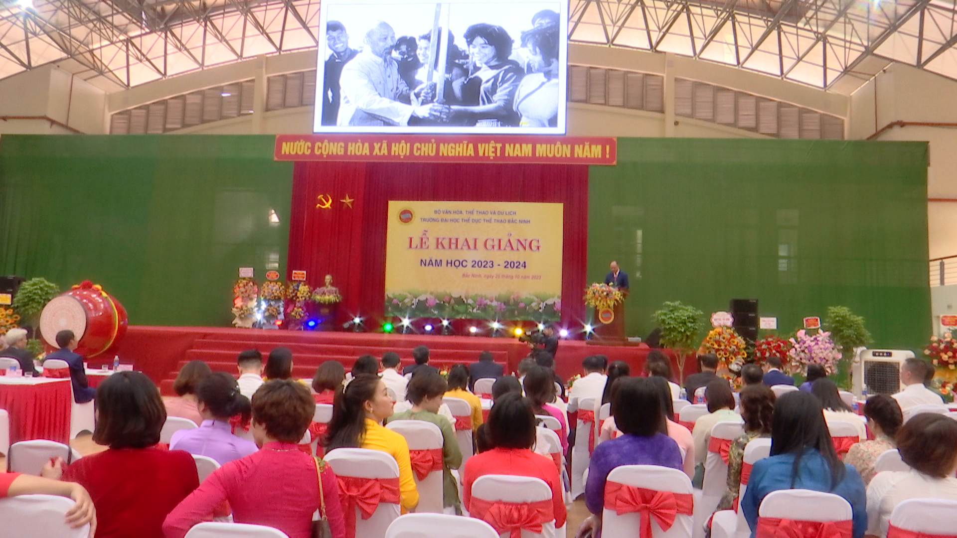 truong_the_thao_khai_giang(2).png