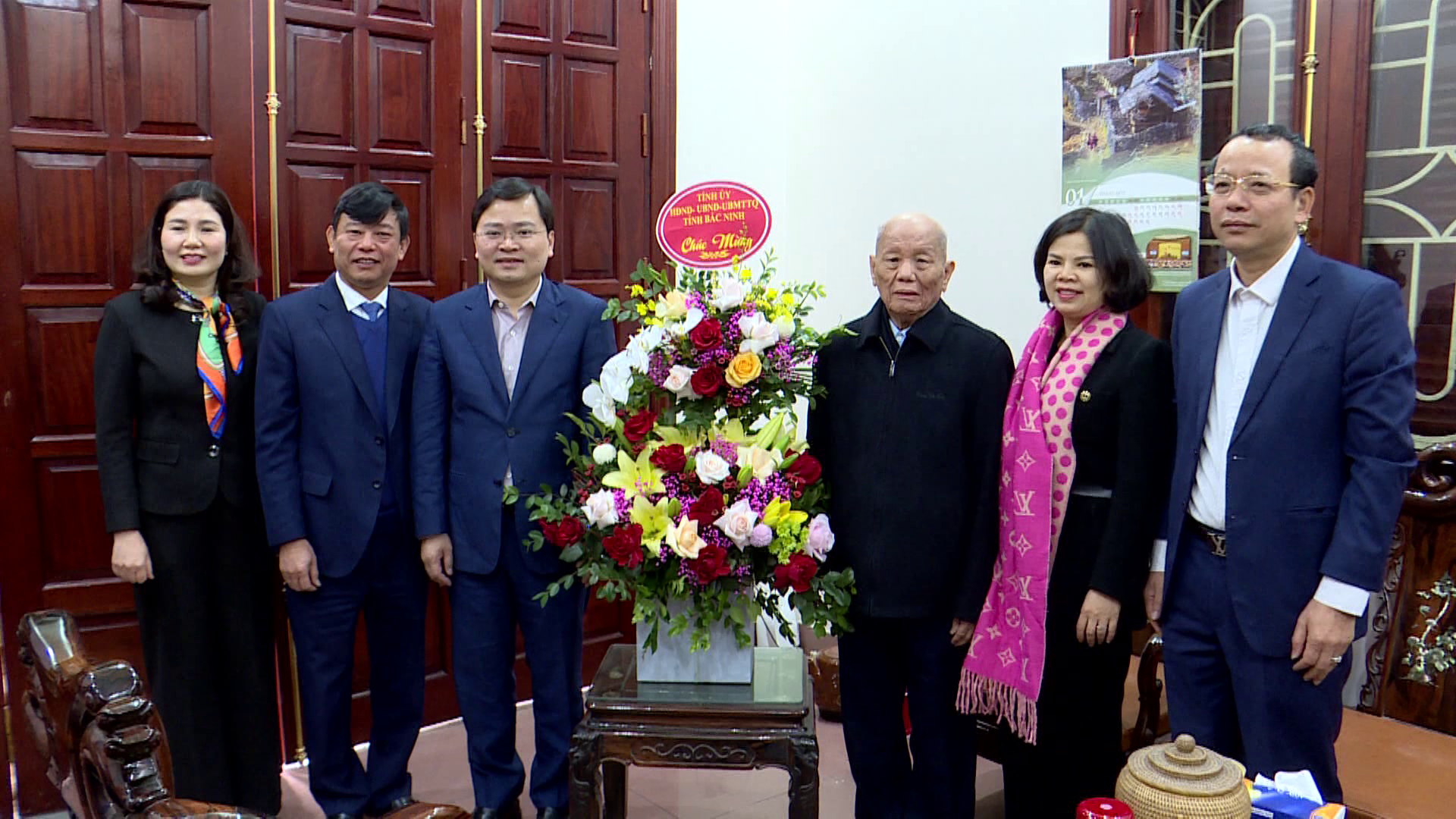 TT_Tinh_uy_chuc_tet_cac_Dc_nguyen_lanh_dao(1)