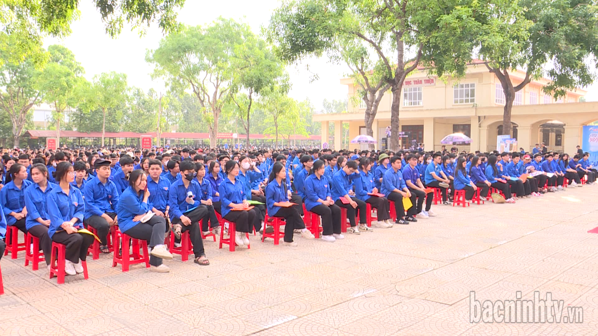 Hoc_sinh_du_chuong_trinh_