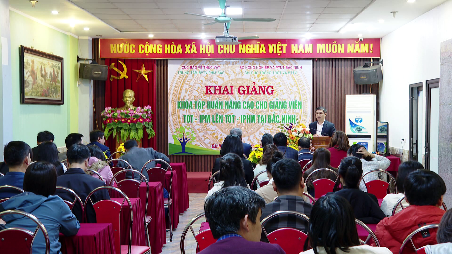 Khai_giang_tap_huan_IPM(1)