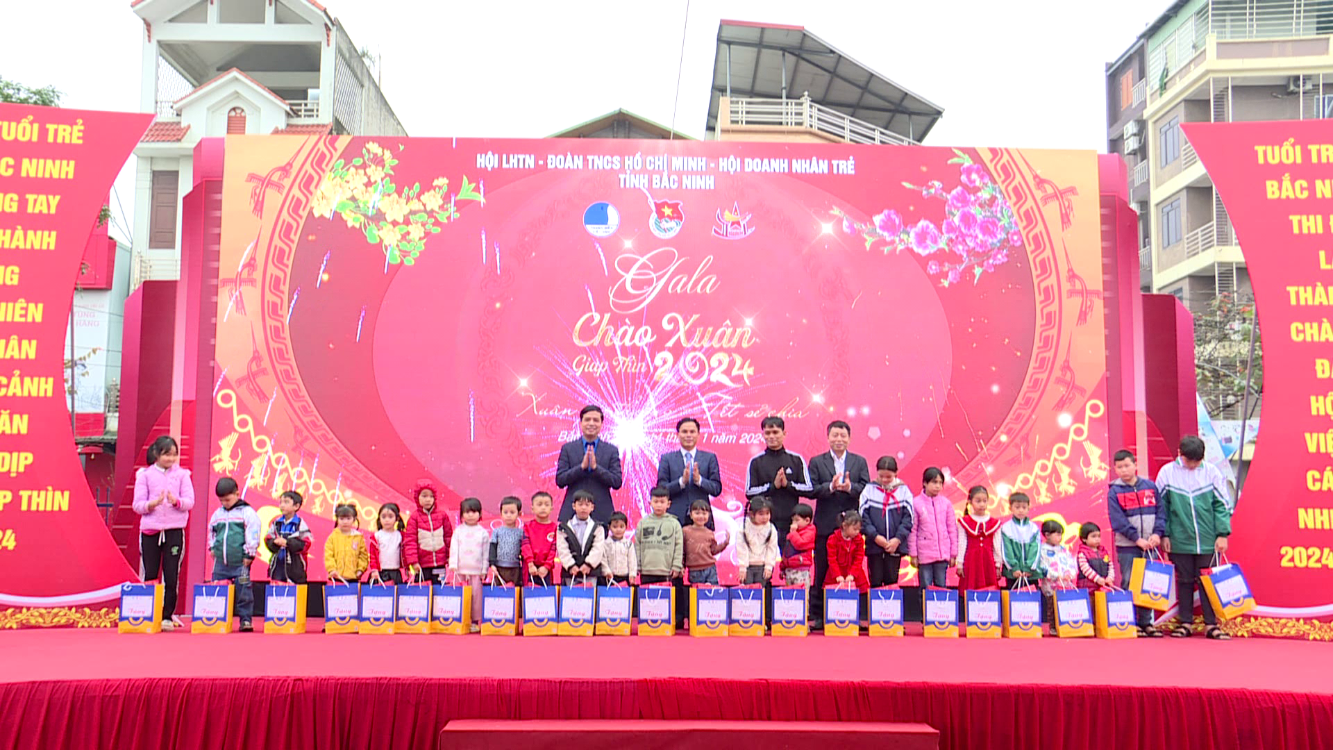 TINH_DOAN_GALA_CHAO_XUAN_2024_XUAN_YEU_THUONG_TET_SE_CHIA(5)