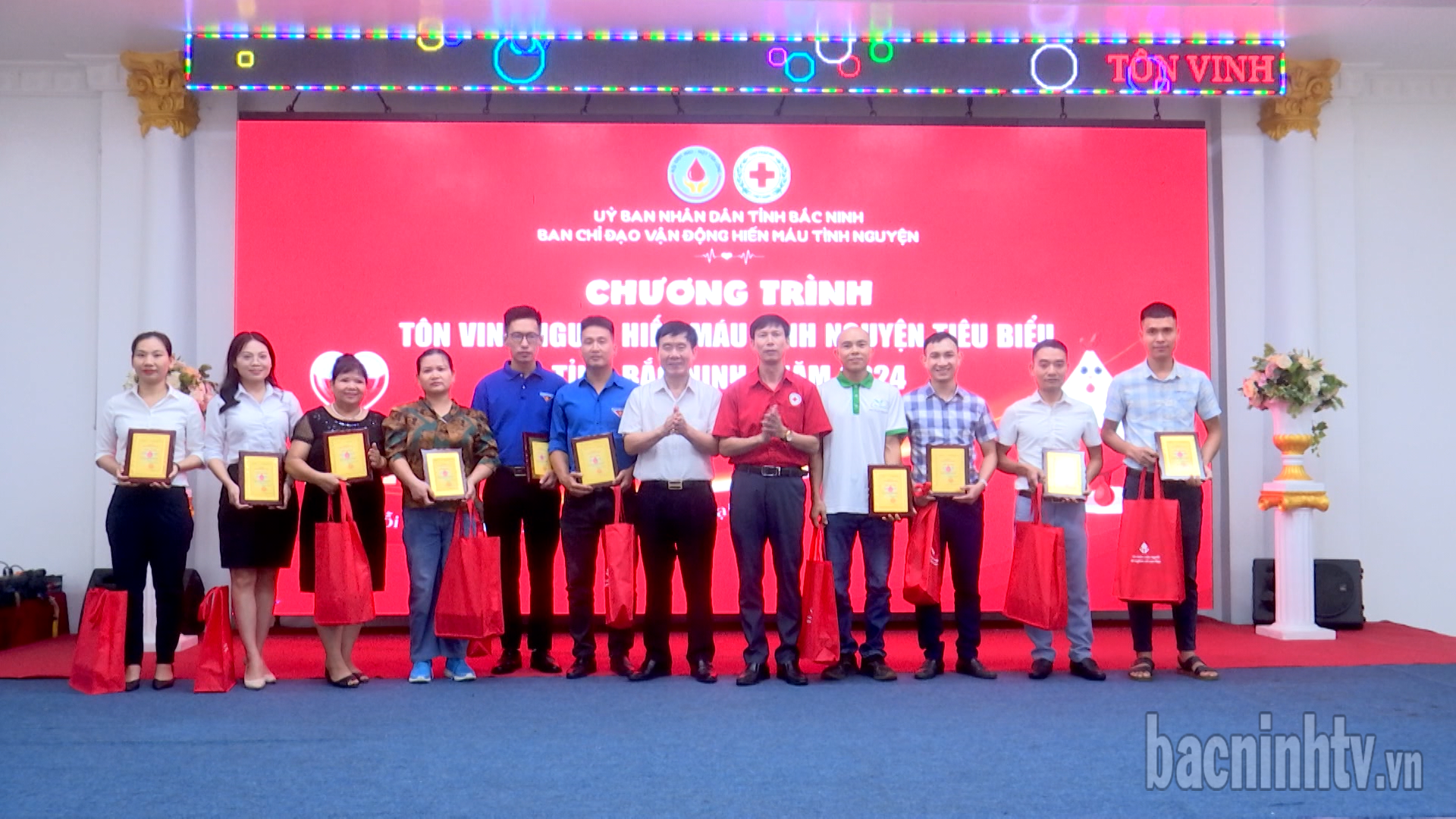 ca_nhan_hien_mau_dc_ton_vinh