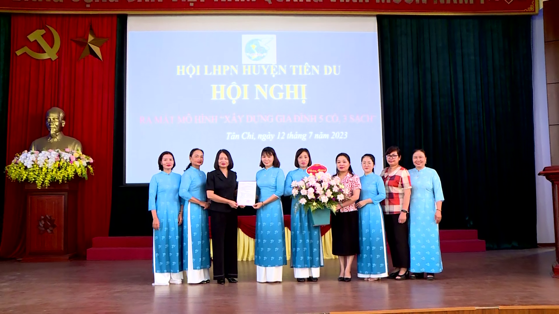 Tien_du_ra_mat_mo_hinh_5_co