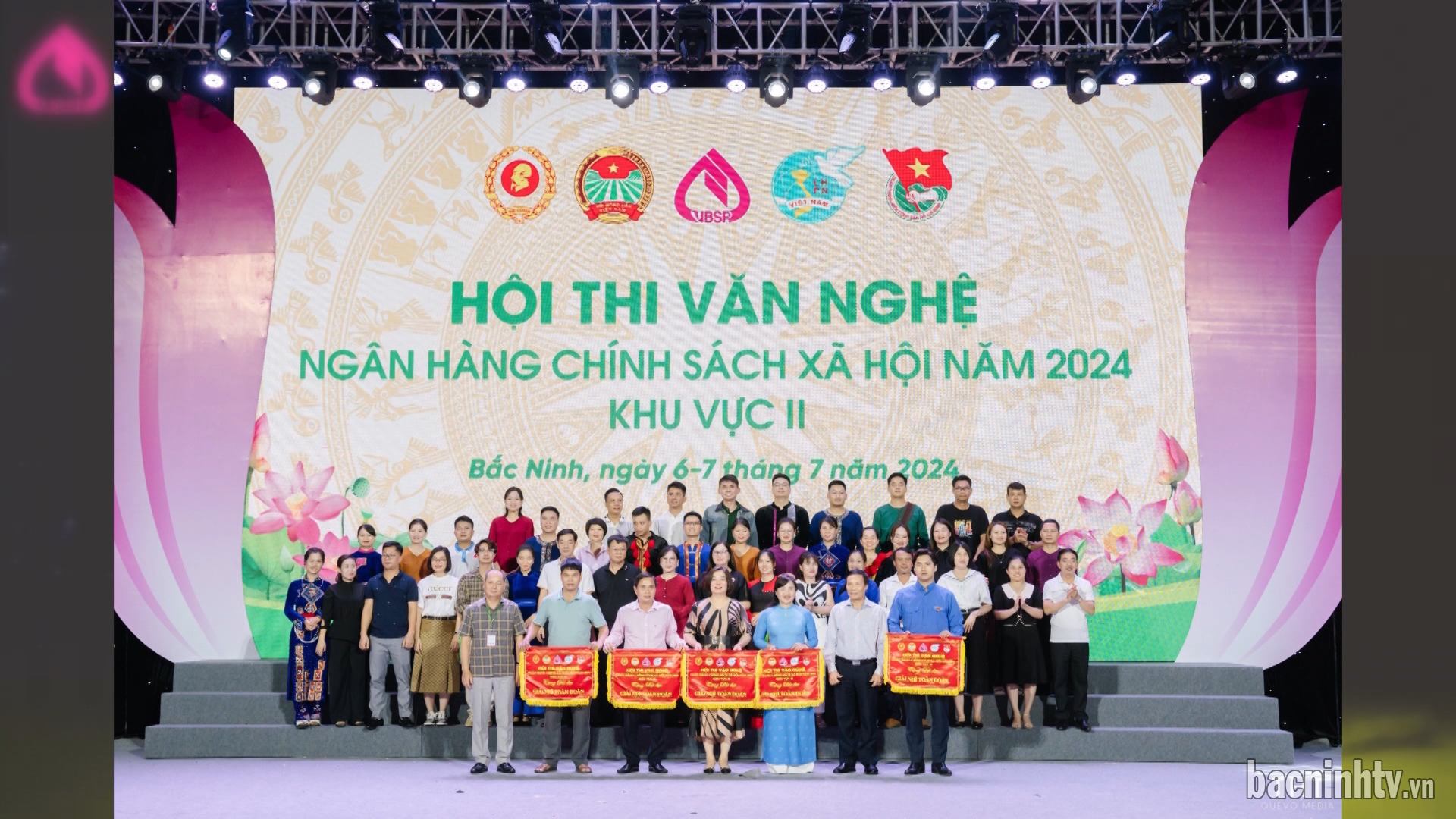 Trao_giai_thi_VN