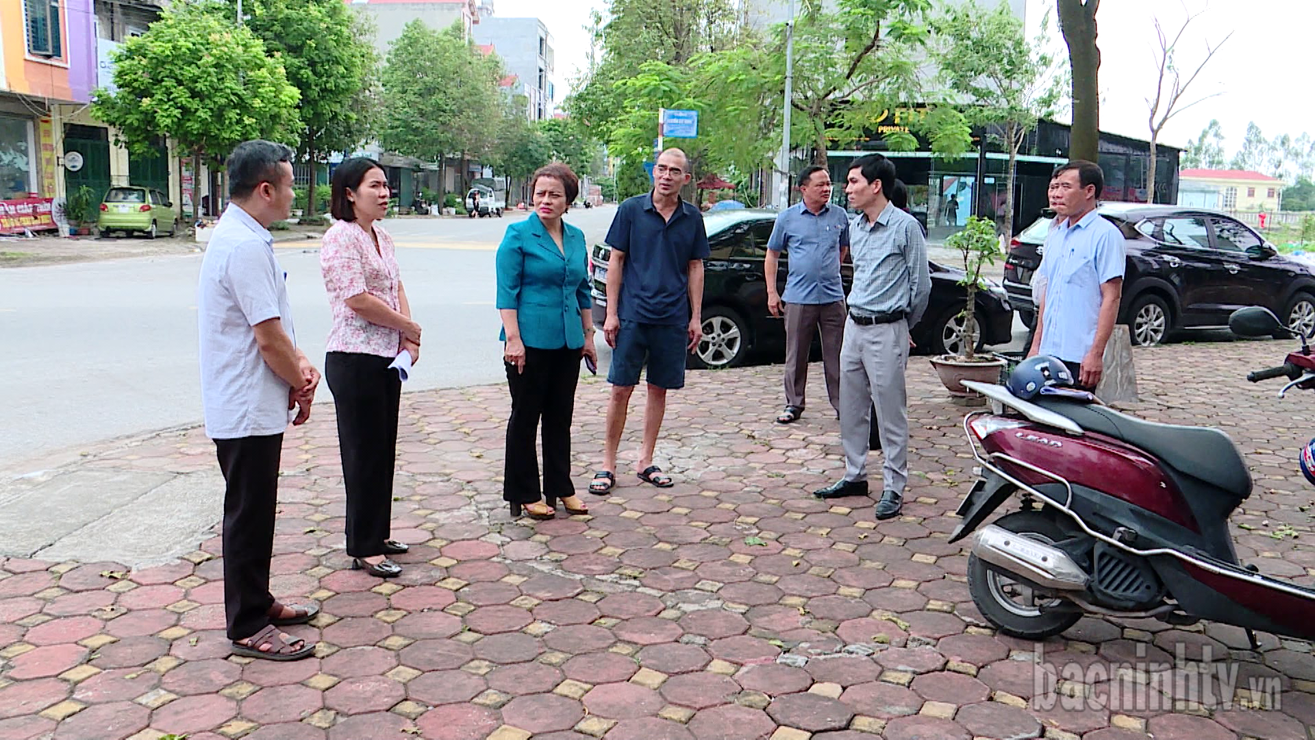 to_khao_sat_tai_hien_truong