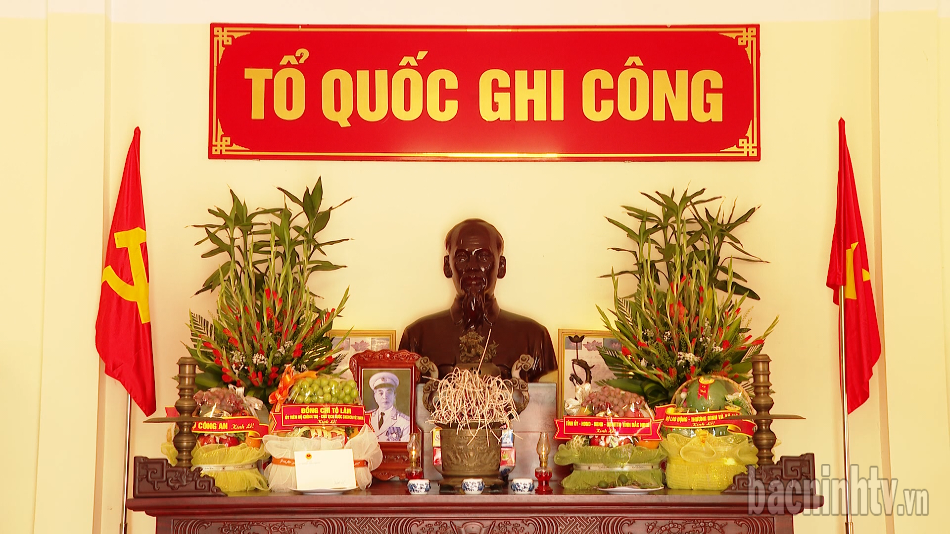 ban_tho_to_quoc_ghi_cong