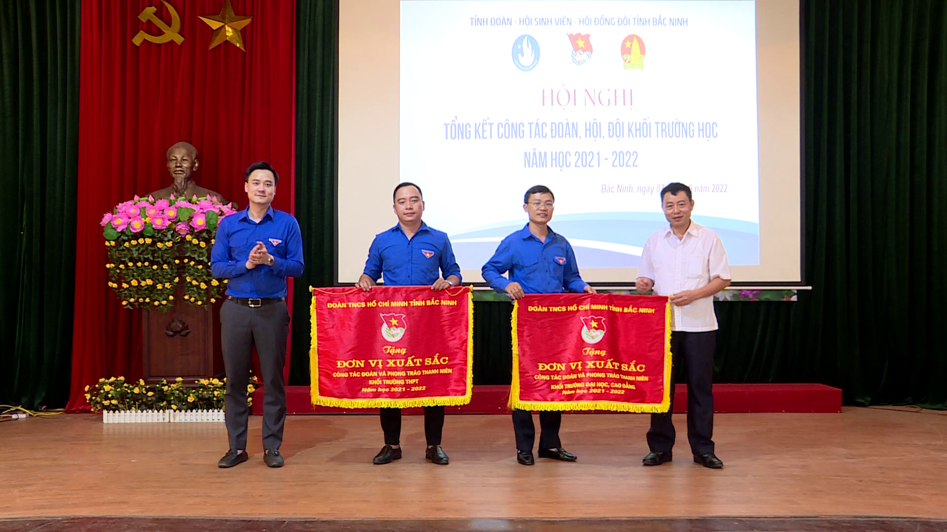 Tong_ket_cong_tac_Doan_trong_truong_hoc(1)