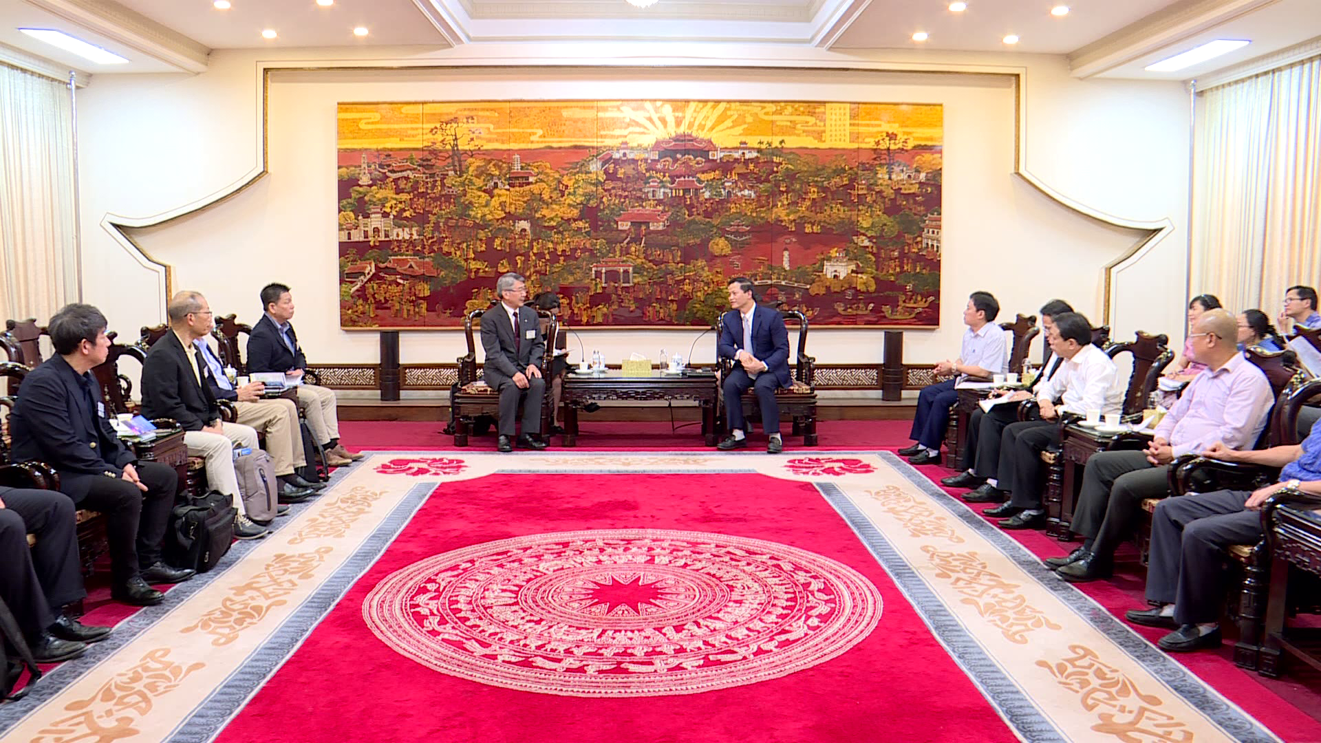 pct_tt_ubnd_tinh_tiep_va_lam_viec_voi_trung_tam_xuc_tien_cong_nghiep_tinh_kanagawa(1)