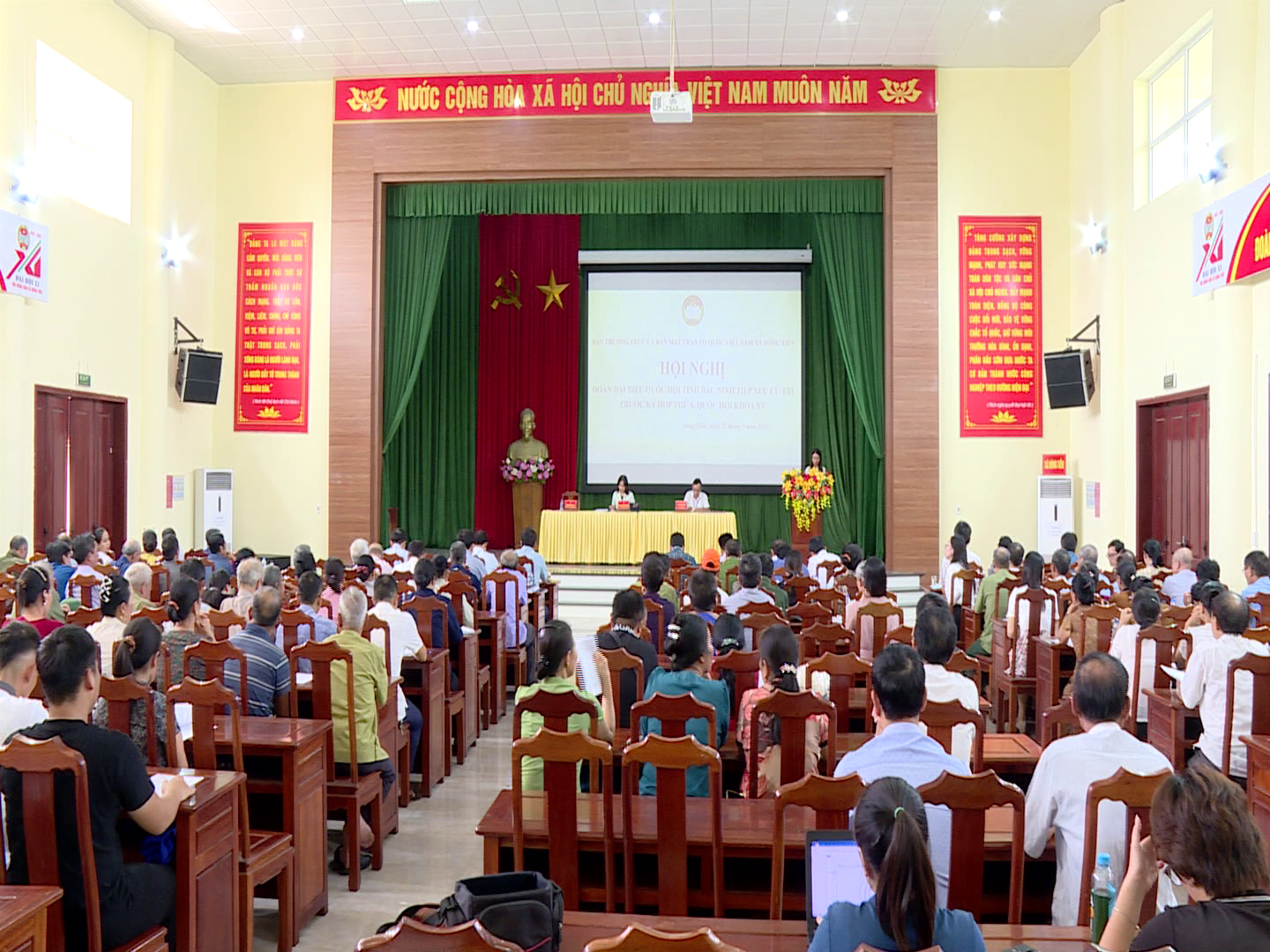 tiep_xuc_cu_tri_yen_phong(1)