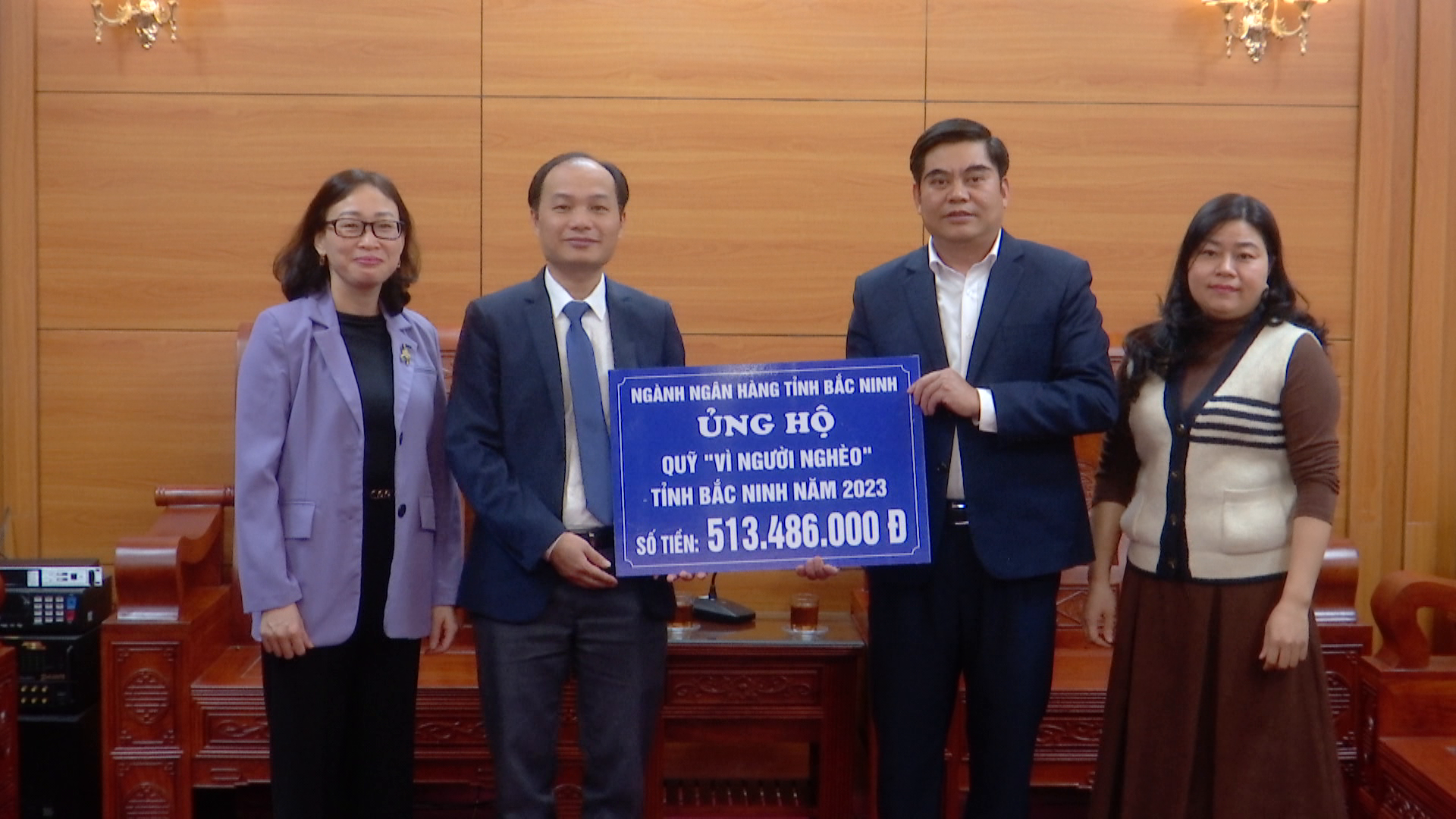 mttq_tiep_nhan_nguoi_ngheo(1)