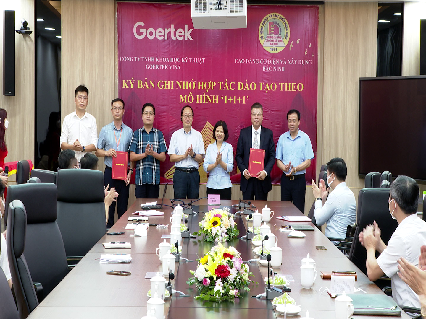 Ky_ket_hop_tac_giua_DN_va_Nha_Truong(1)