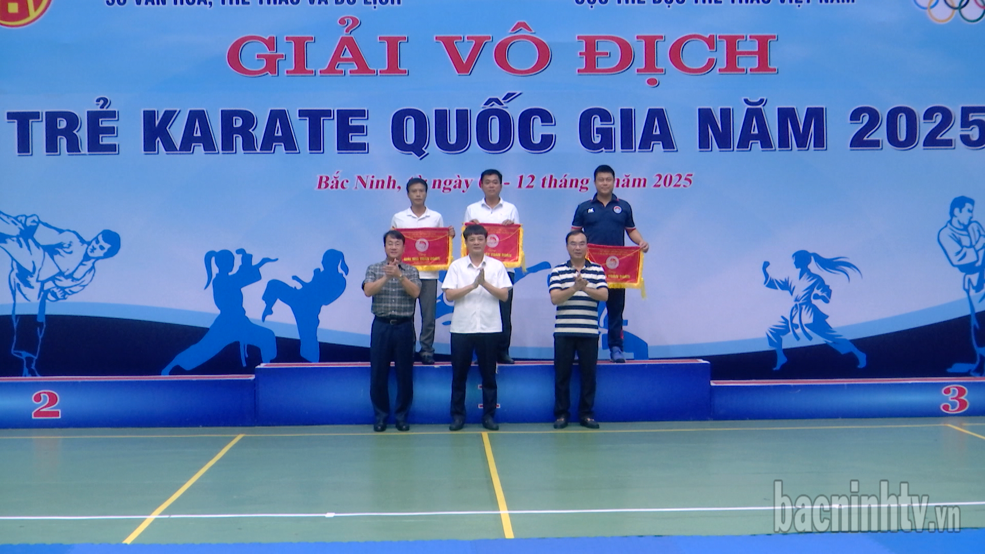 trao_giai_dong_doi_karate