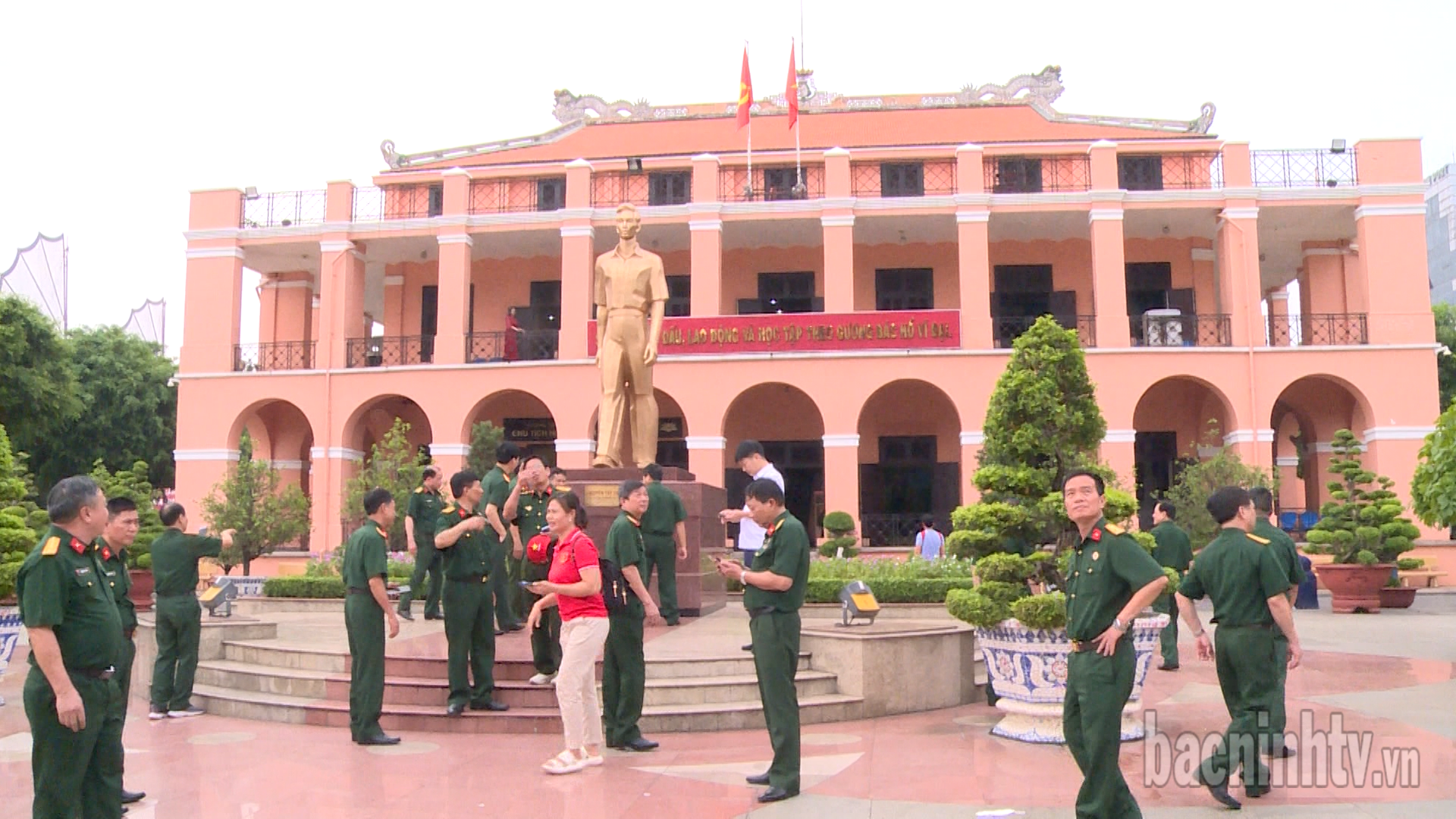 ccb_tham_cang_nha_rong