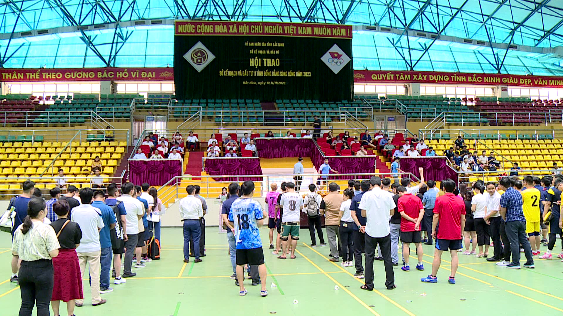 Khai_mac_giai_the_thao_cum_DBSH_cua_so_KHDT(2).png