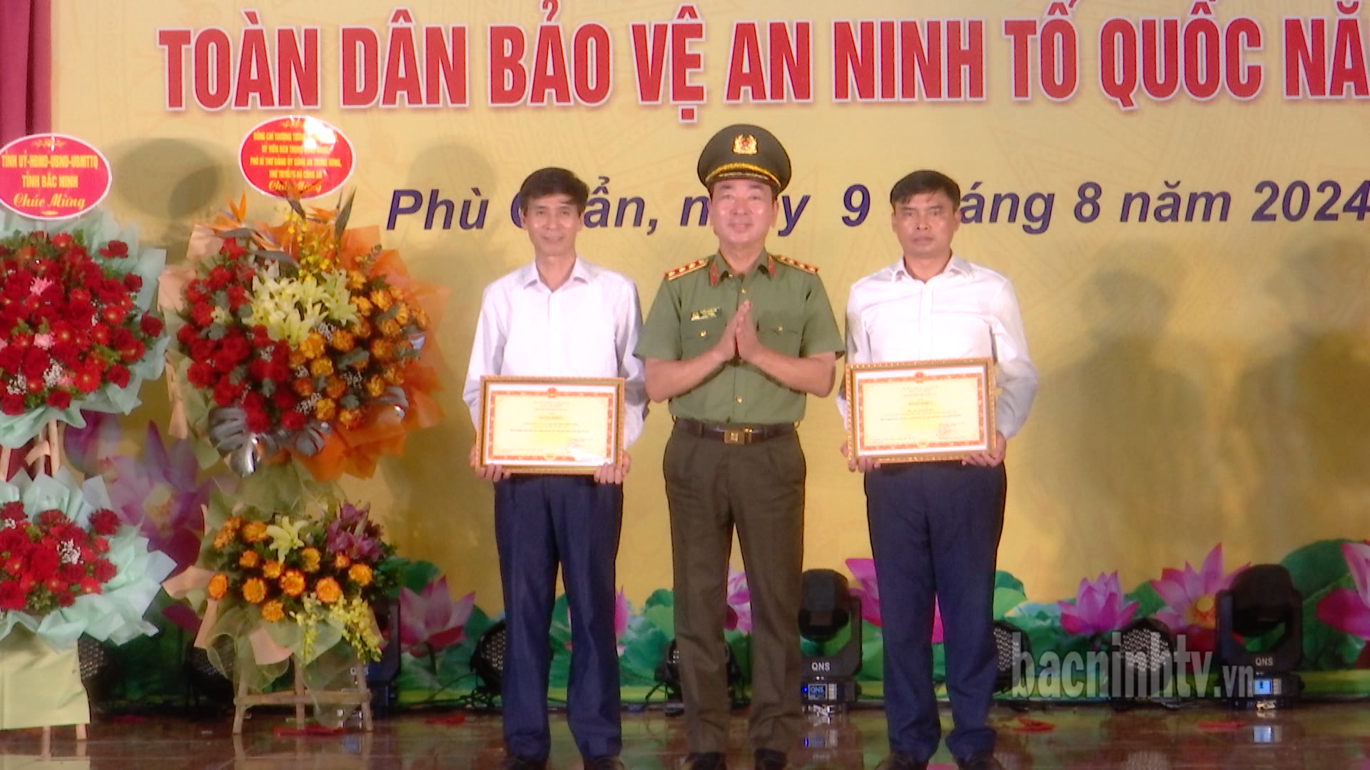 khen_ng_hoi