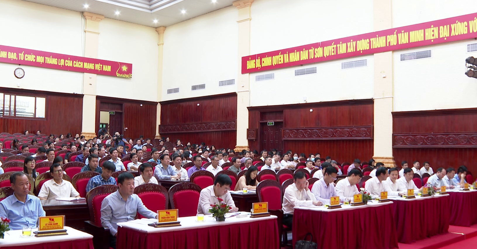 Bi_thu_tiep_xuc_cu_tri_tai_Tu_son(3)