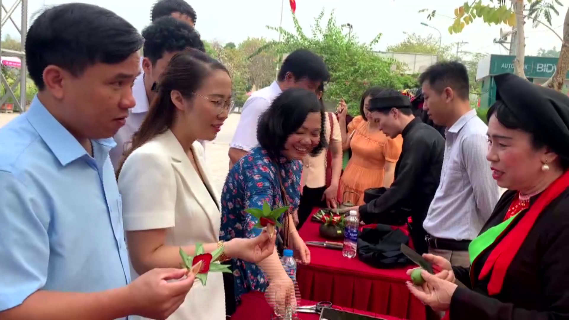 tin_dien_bien_ok_dung_lai(3)