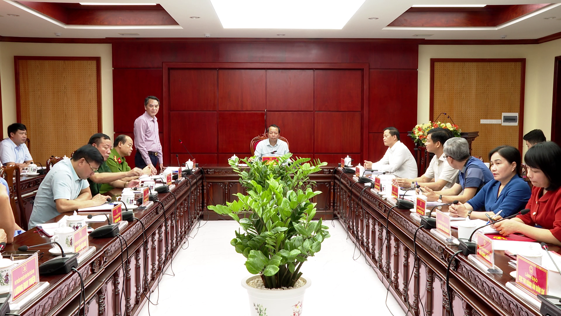 TTTU_lam_viec_voi_Ban_noi_chinh(1)