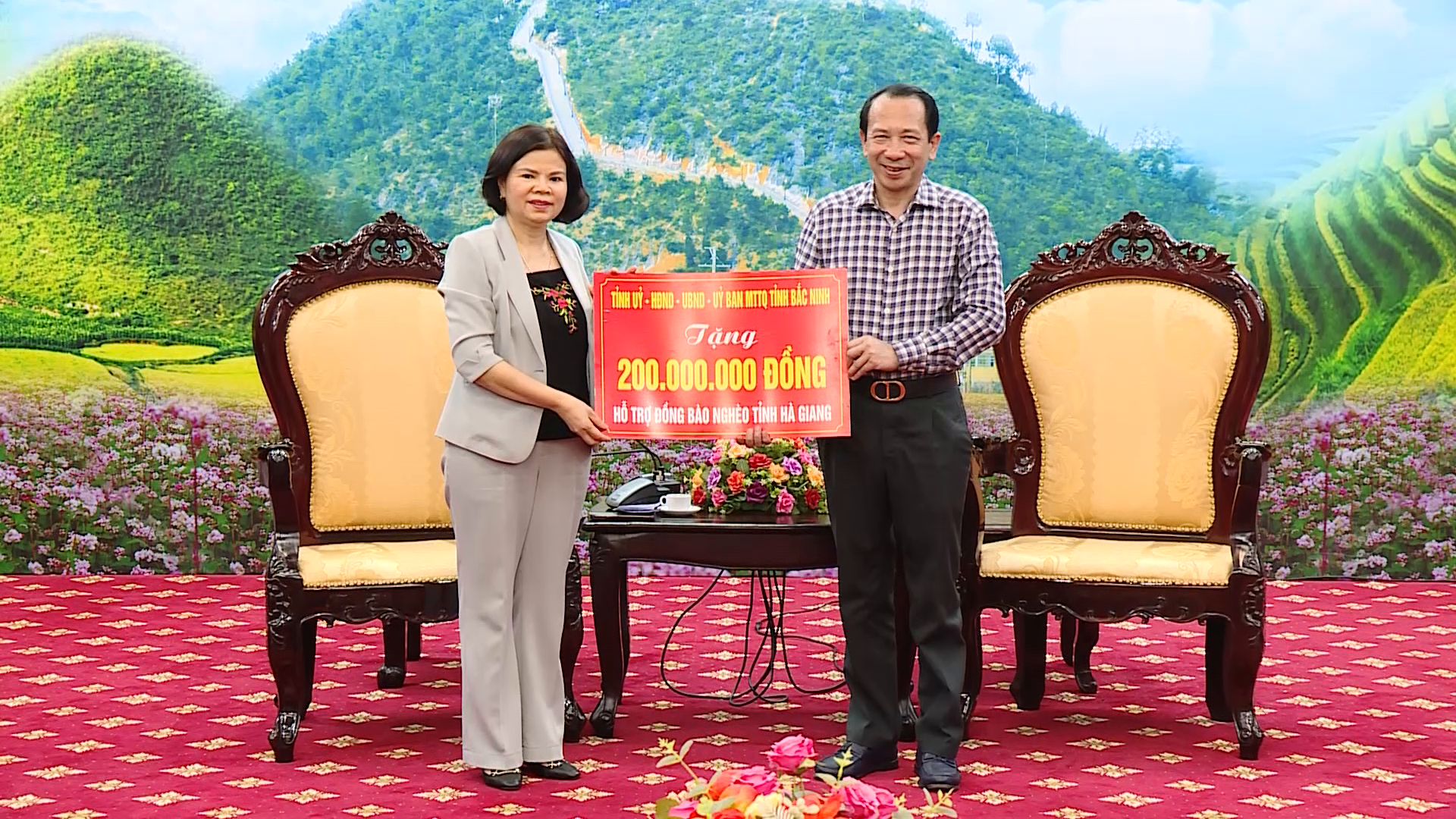CHU_TICH_BAC_NINH_VIENG_NGHIA_TRANG_VA_LAM_VIEC(1)
