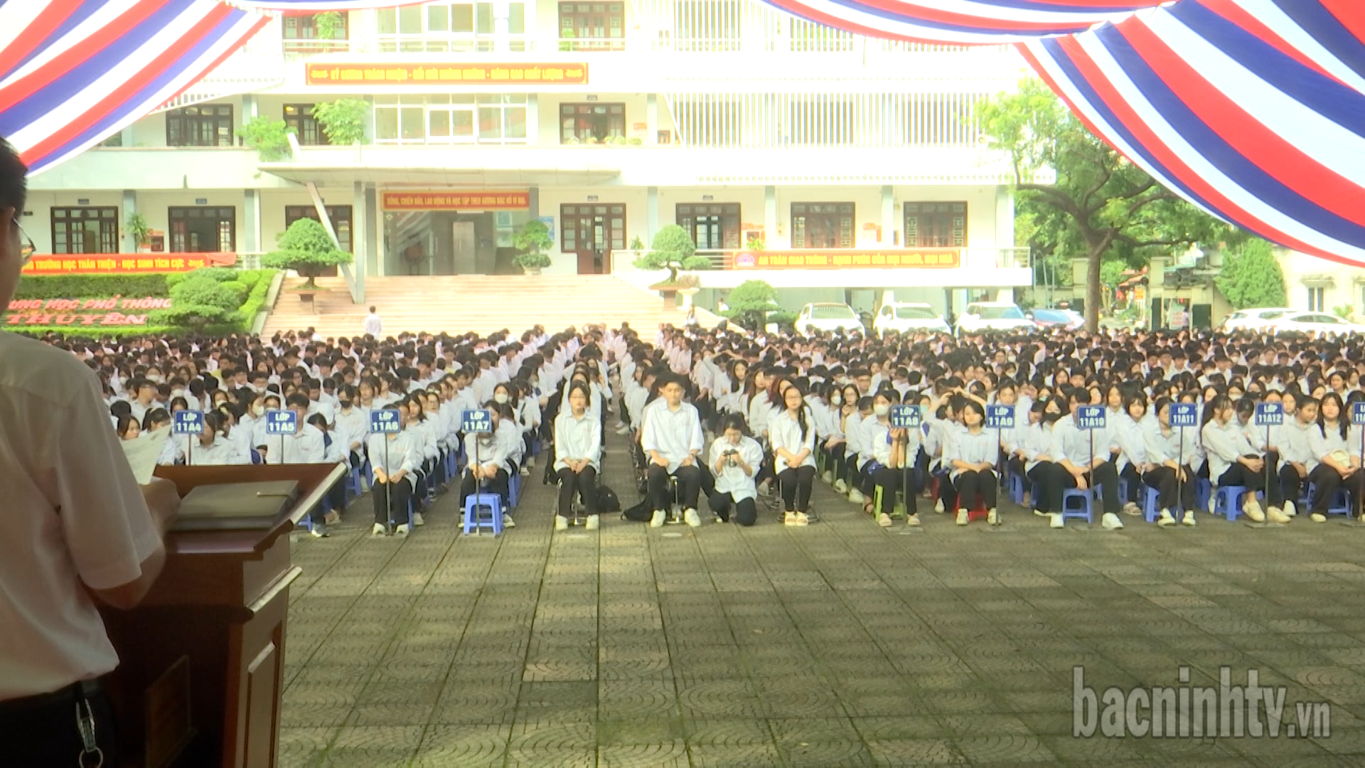 Toan_canh_tuu_truong_han_thuyen
