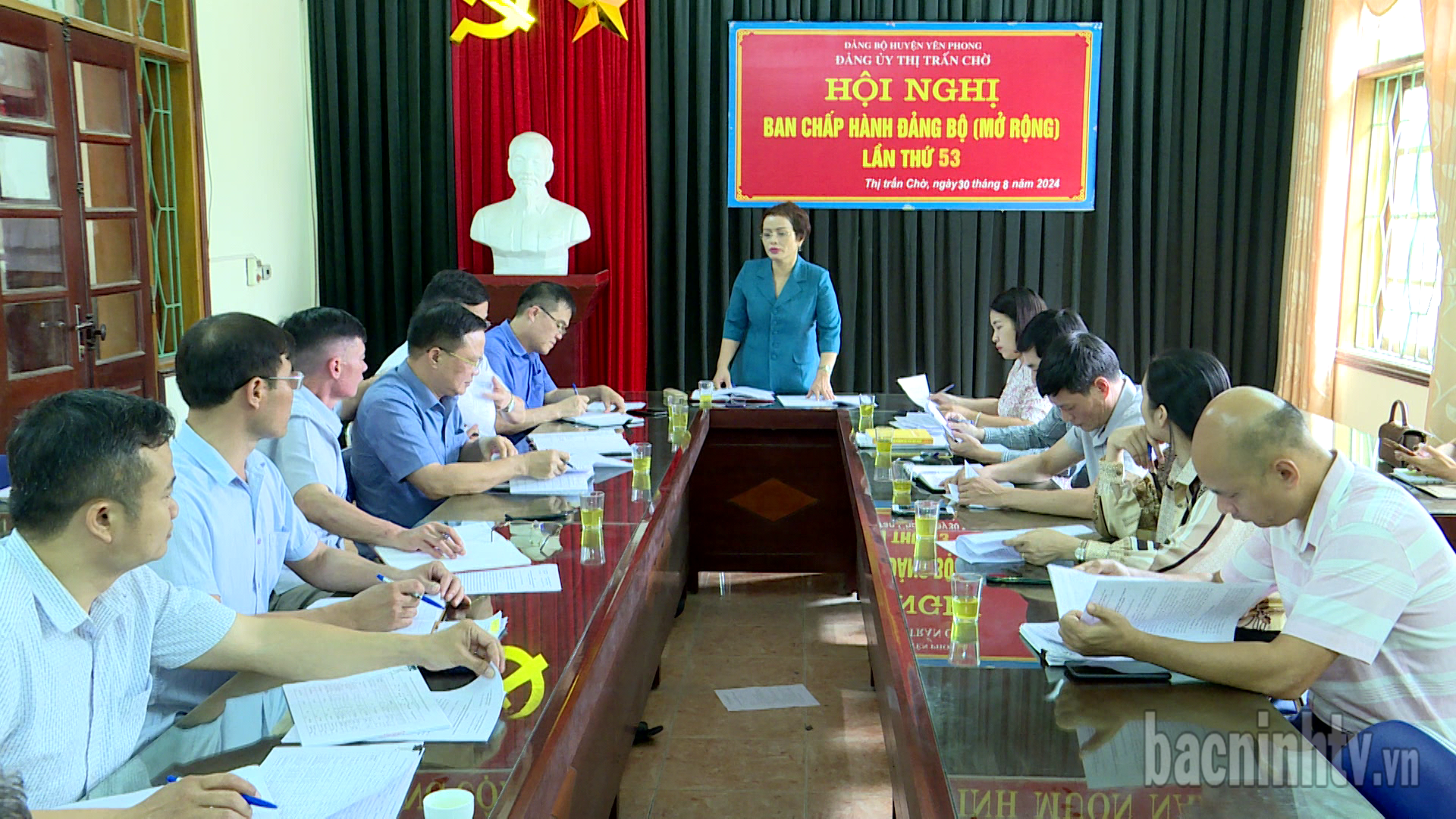 to_khao_sat_lam_viec_voi_chinh_quyen_dia_phuong