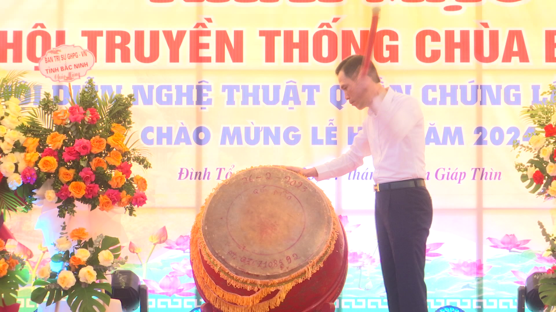 THUAN_THANH_KHAI_HOI_CHUA_BUT_THAP(3)