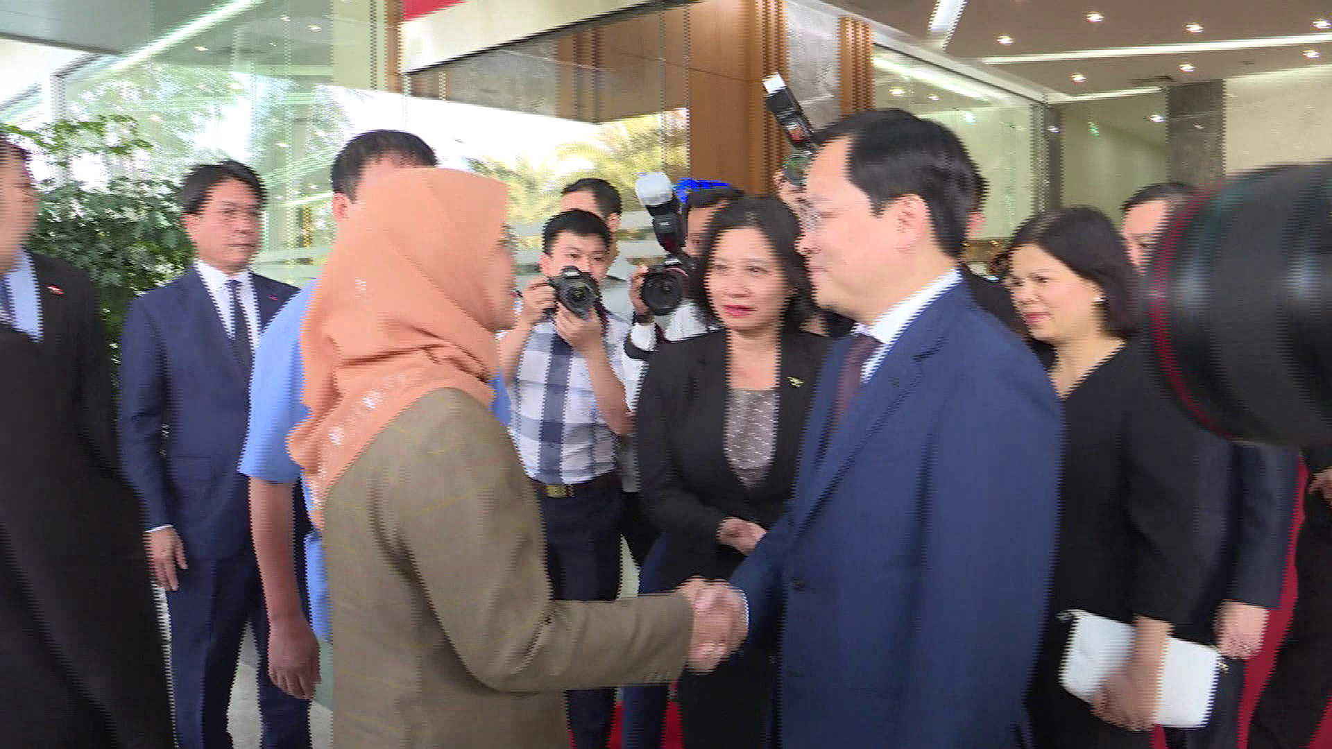 Tong_thong_Sinhgapho_tham_Visip(7)