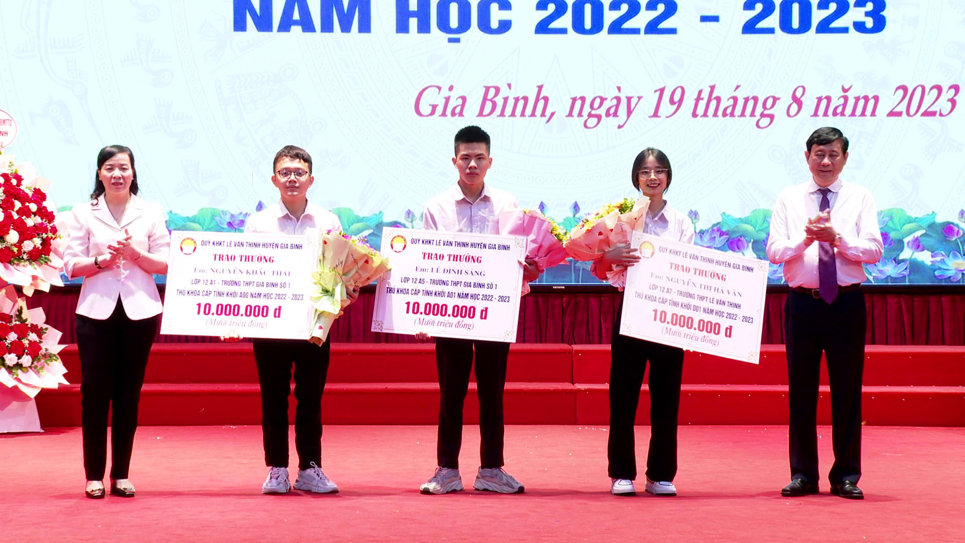 Trao_quy_khuyen_hoc_le_van_thinh_2022_2023(1)