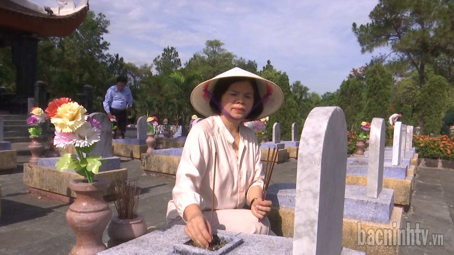 pbt_thap_huong_mo_ls