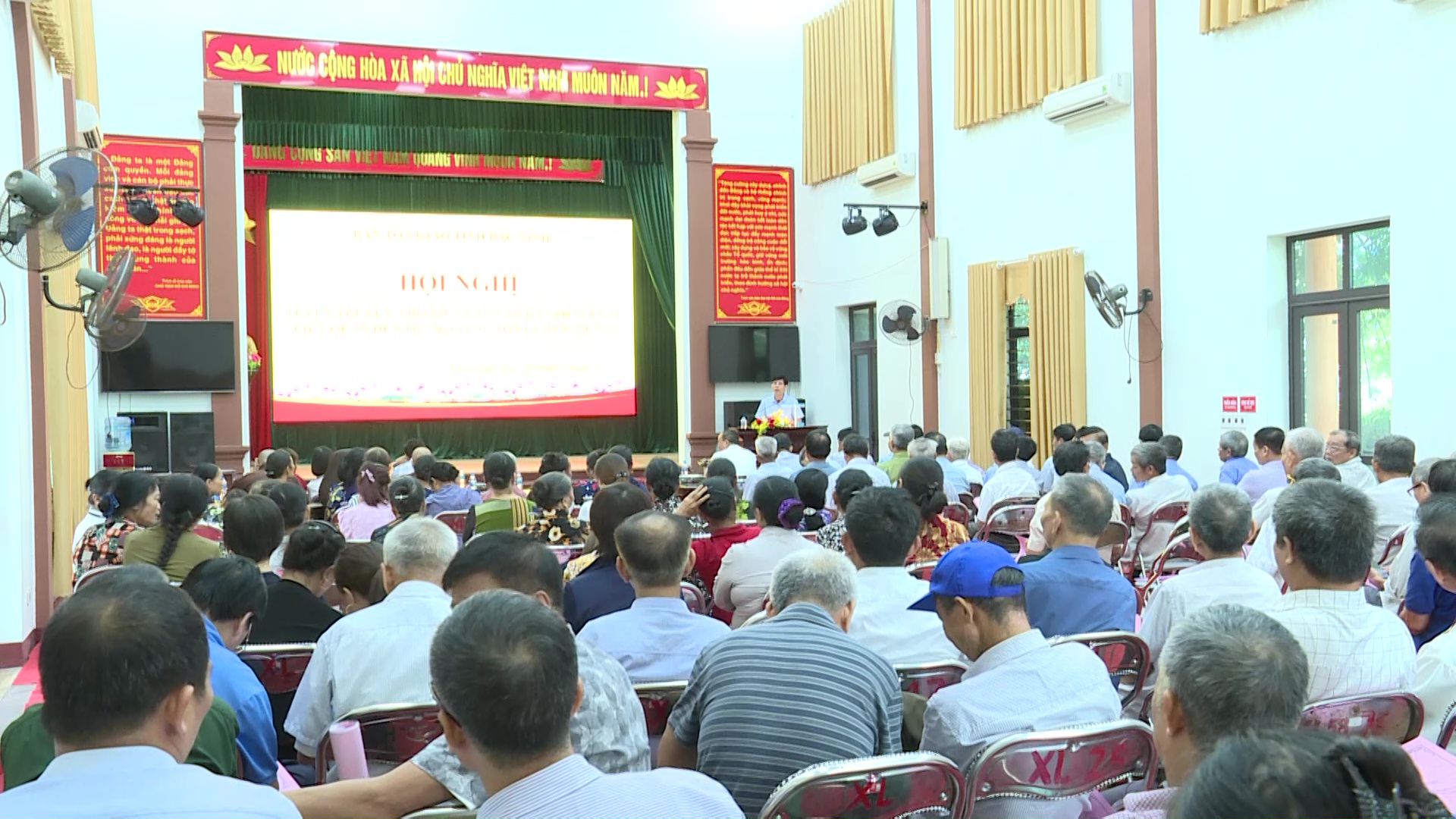 Tap_huan_tin_nguong_ton_giao