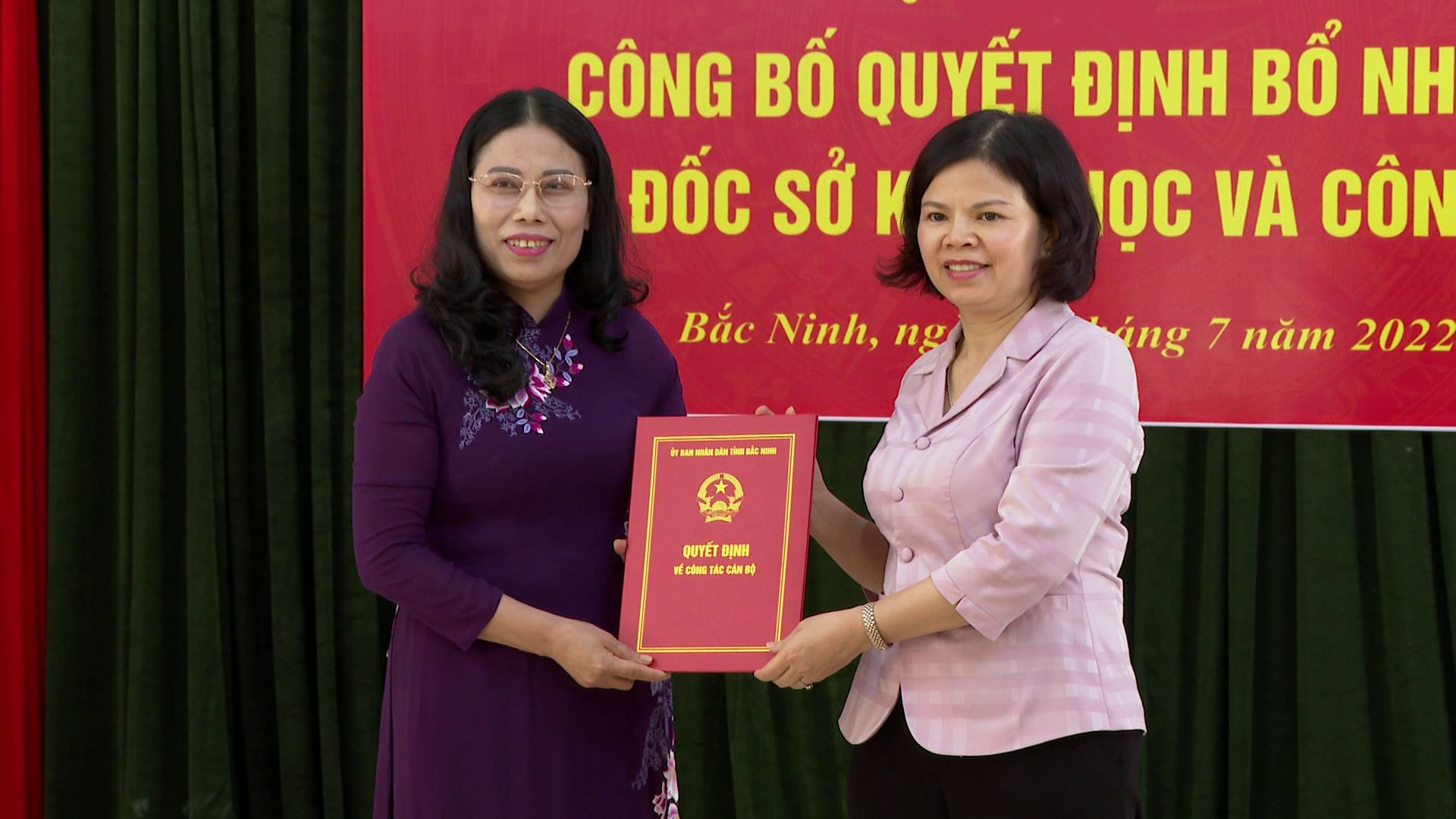 Trao_quyet_dinh_GD_so_KHCN(1)