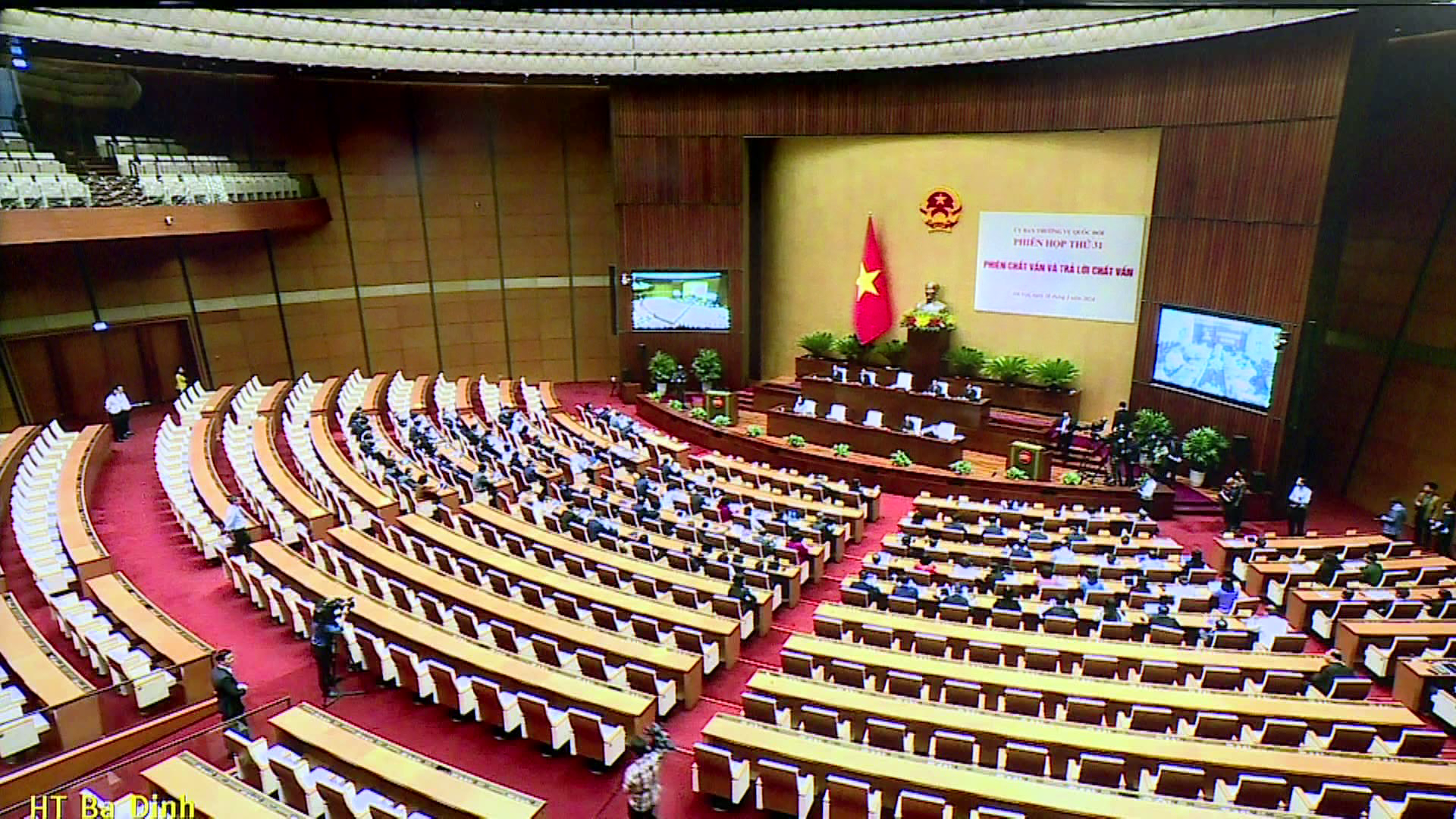 tin_trua_phien_chat_van_quoc_hoi(1)