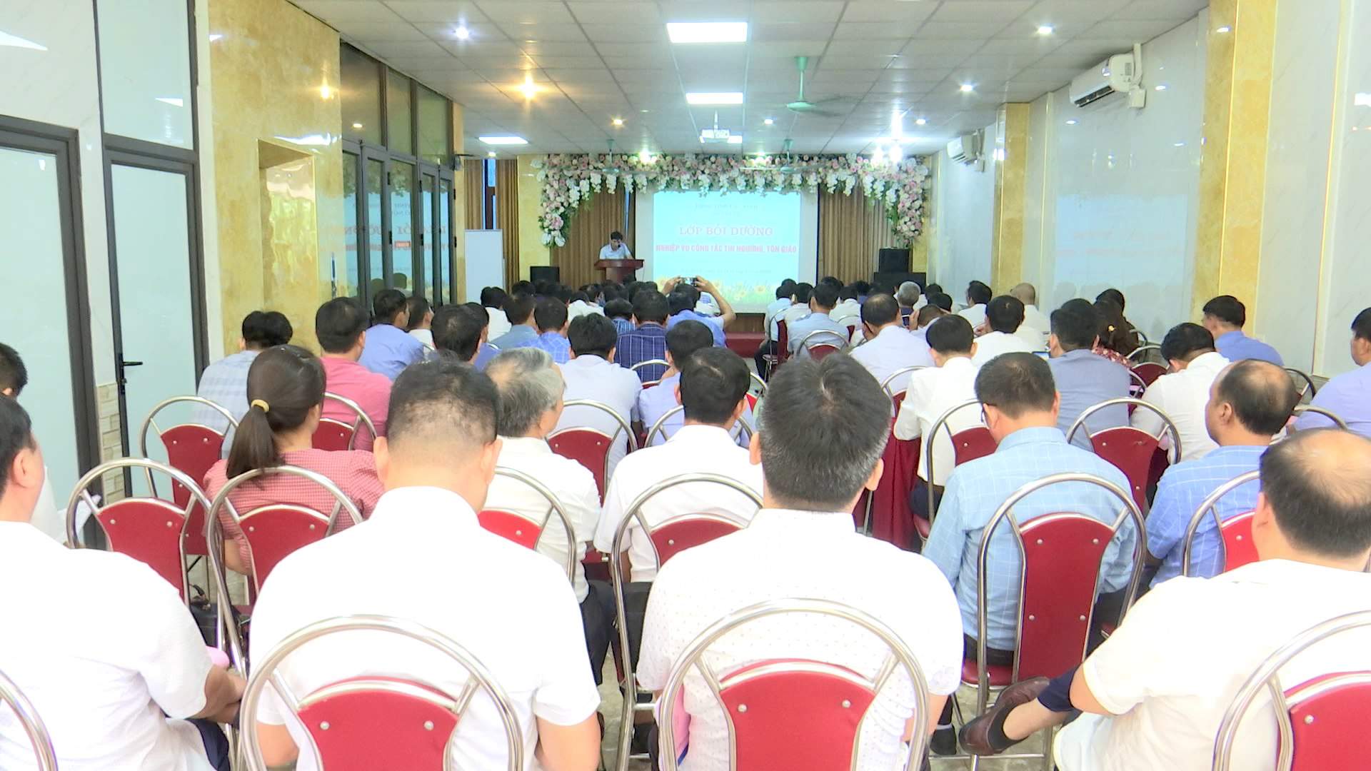 23.8.2022_Tin_Khai_mac_lop_tap_huan_ve_tin_nguong_ton_giao(1)