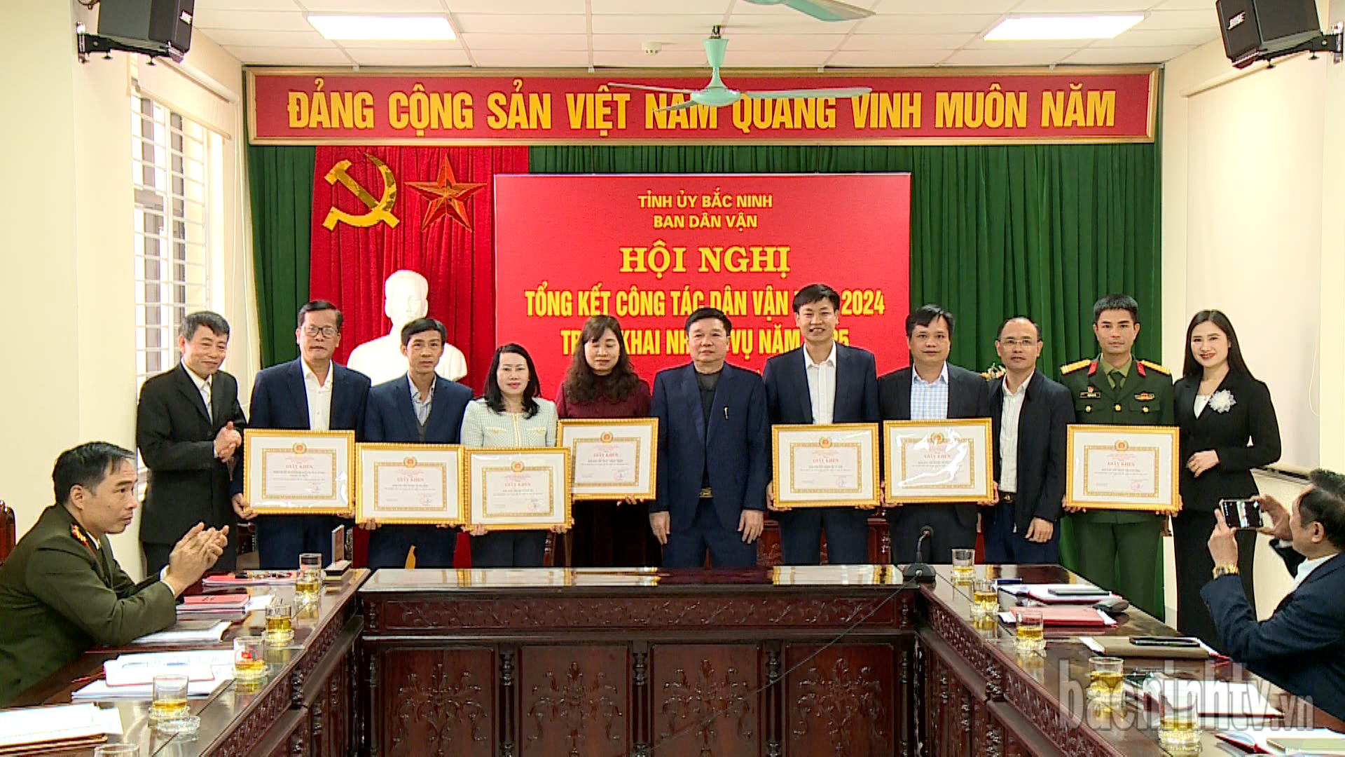 khen_thuong_dv