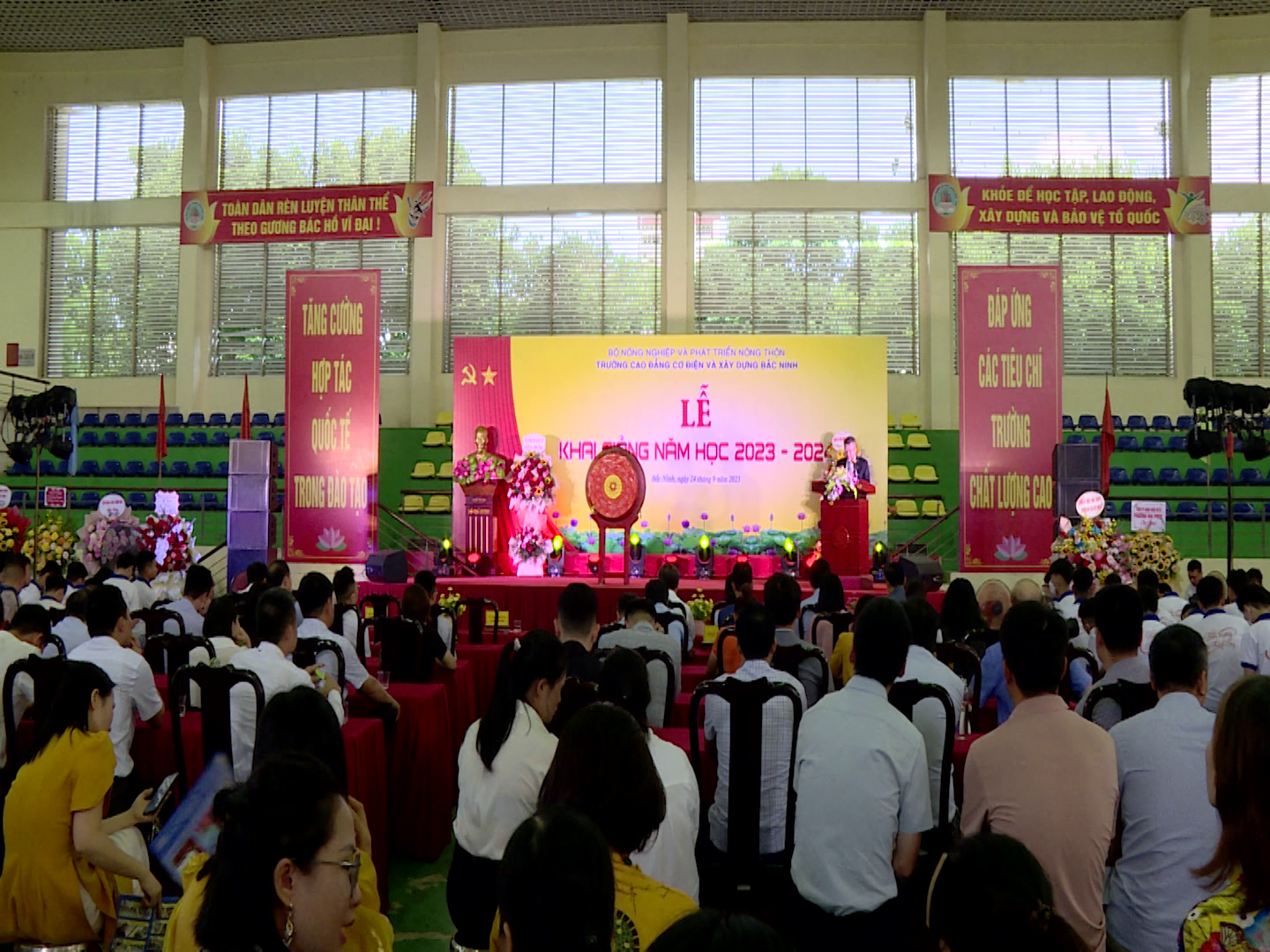 Truong_CD_Co_Dien_Khai_giang_nam_hoc_moi(1)