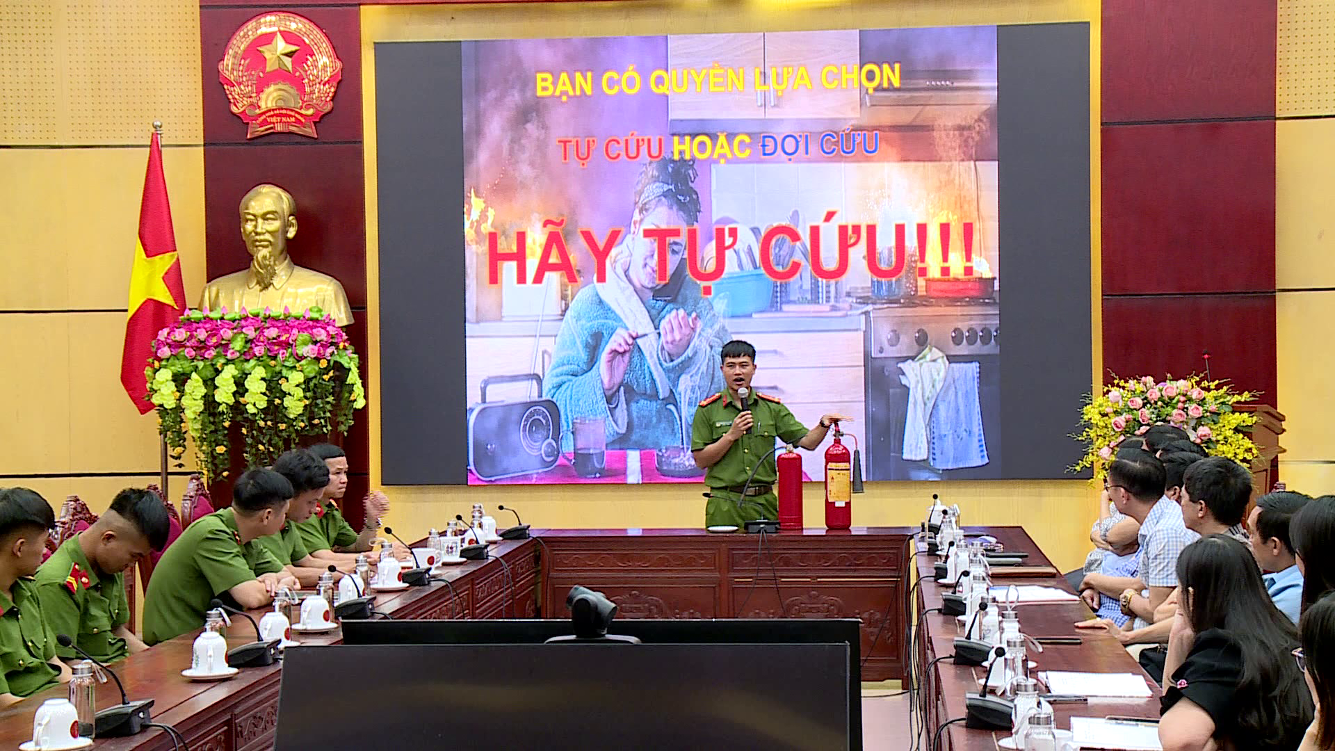 VP_UBND_tinh_tap_huan_nghiep_vu_PCCC(3)