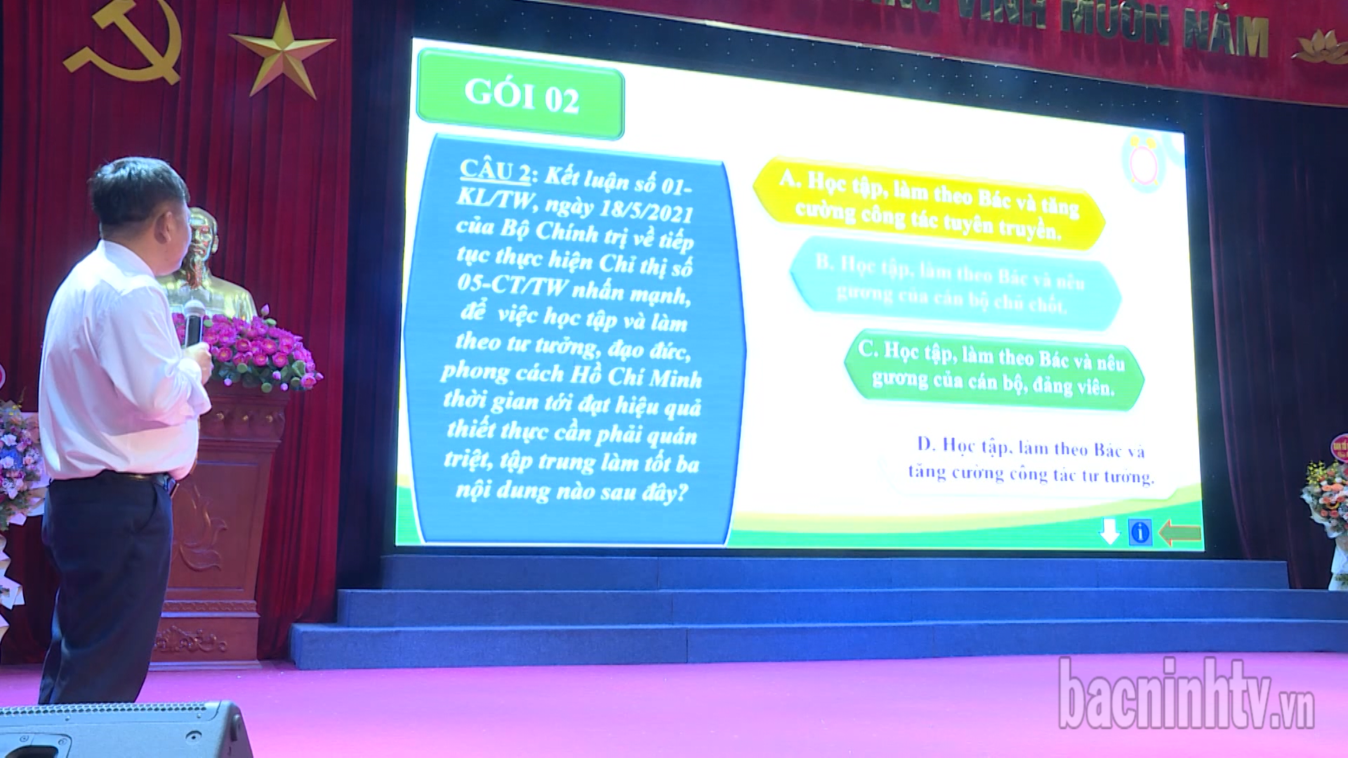 thi_sinh_trinh_bay_thi_TT