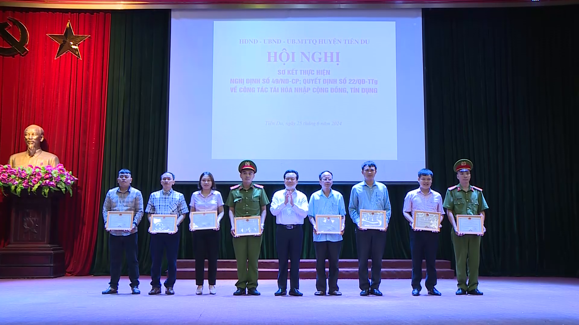 25.6_Tien_Du_so_ket_Nghi_dinh_49_va_Quyet_dinh_22_cua_Thu_tuong_Chinh_phu(5)