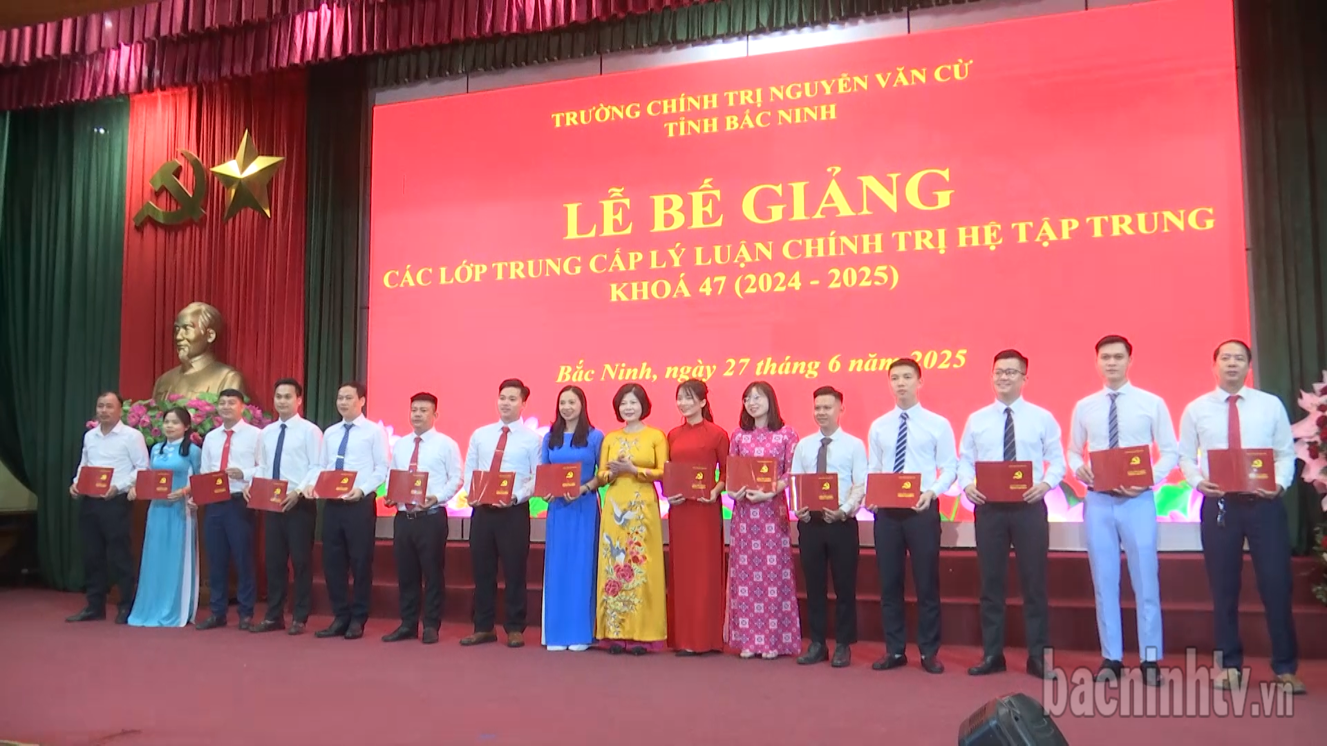 trao_bang_tot_nghiep_tcll