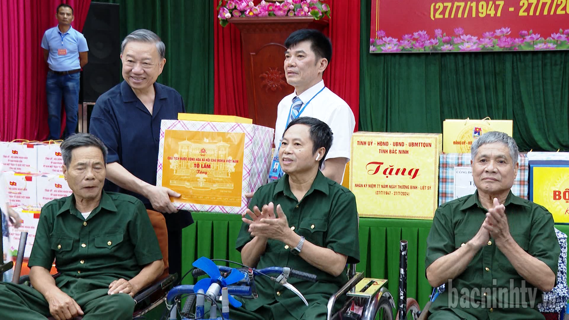 CTN_tang_qua