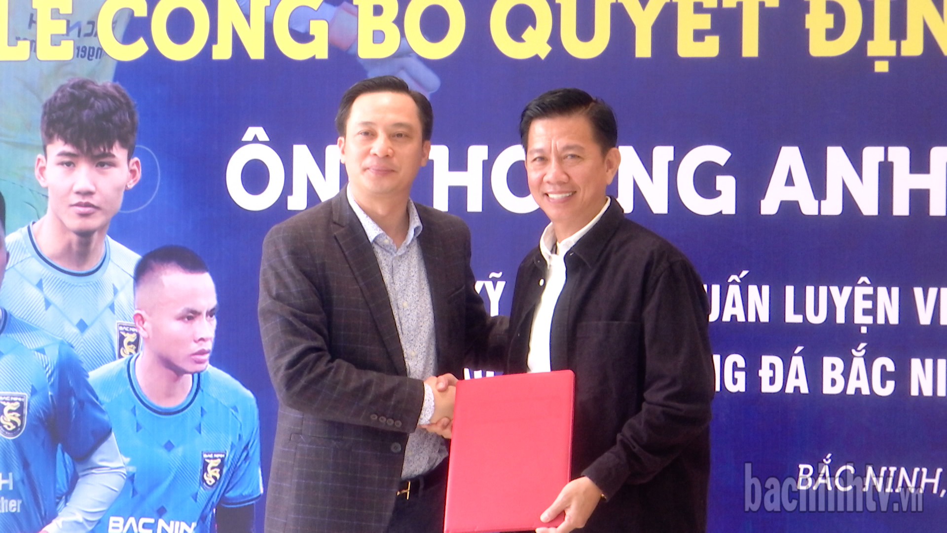 Trao_QD_bong_da