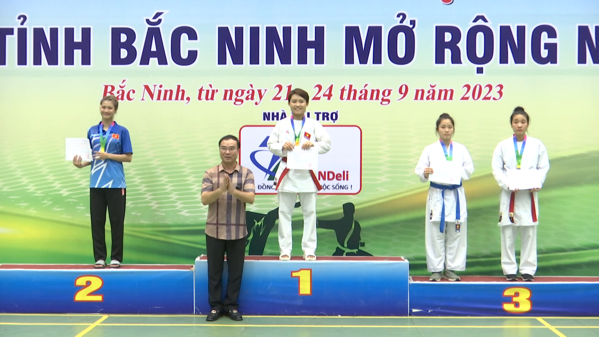 BAC_NINH_XEP_THU_NHAT_TOAN_DOAN_GIAI_VO_DICH_KARATE(1)