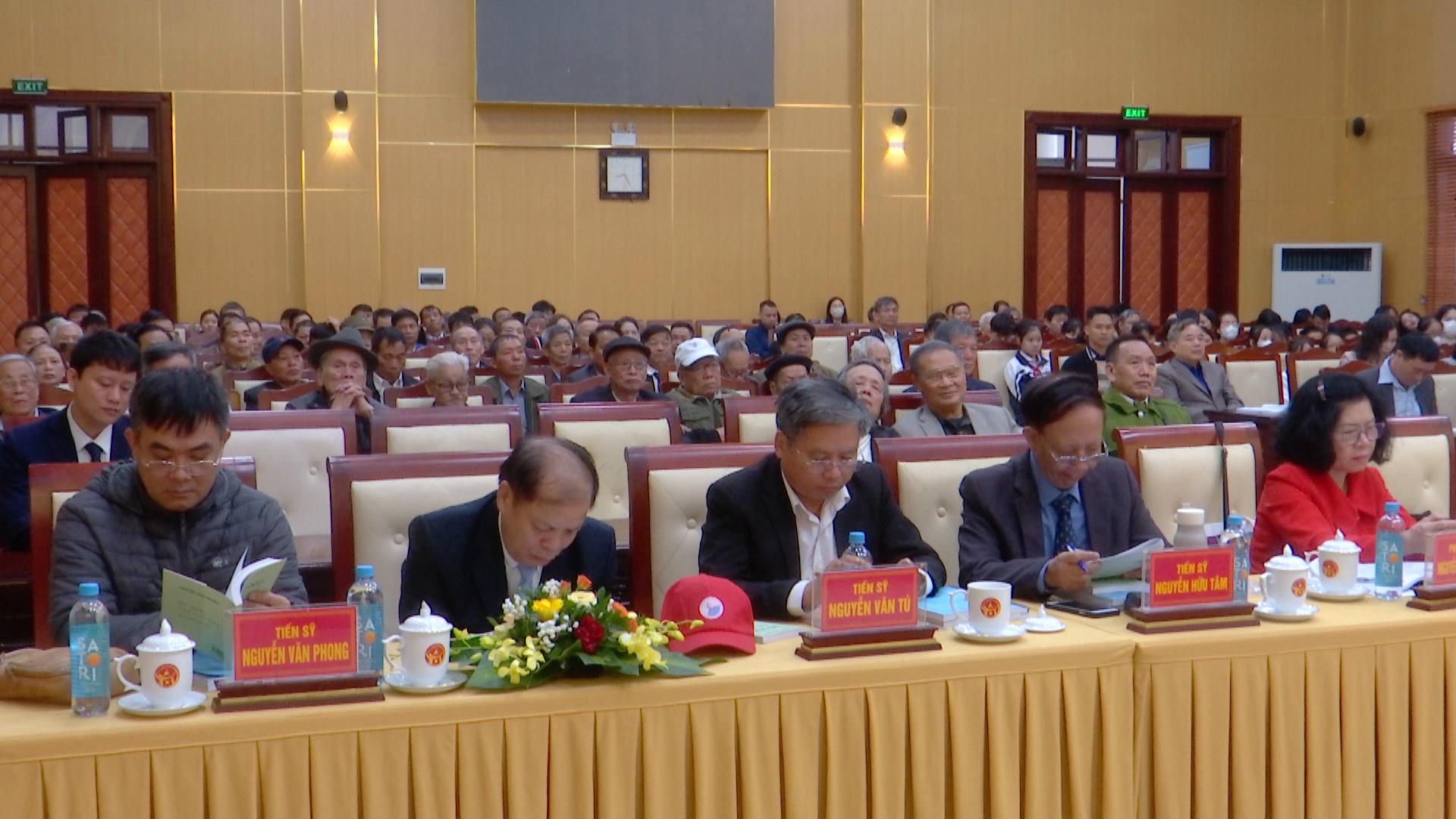 dong_ho_khoa_bang_nguyen_kim_doi(1)