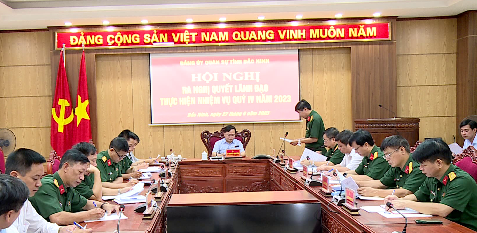 Dang_uy_quan_su_ra_nghi_quyet_quy_4(3)