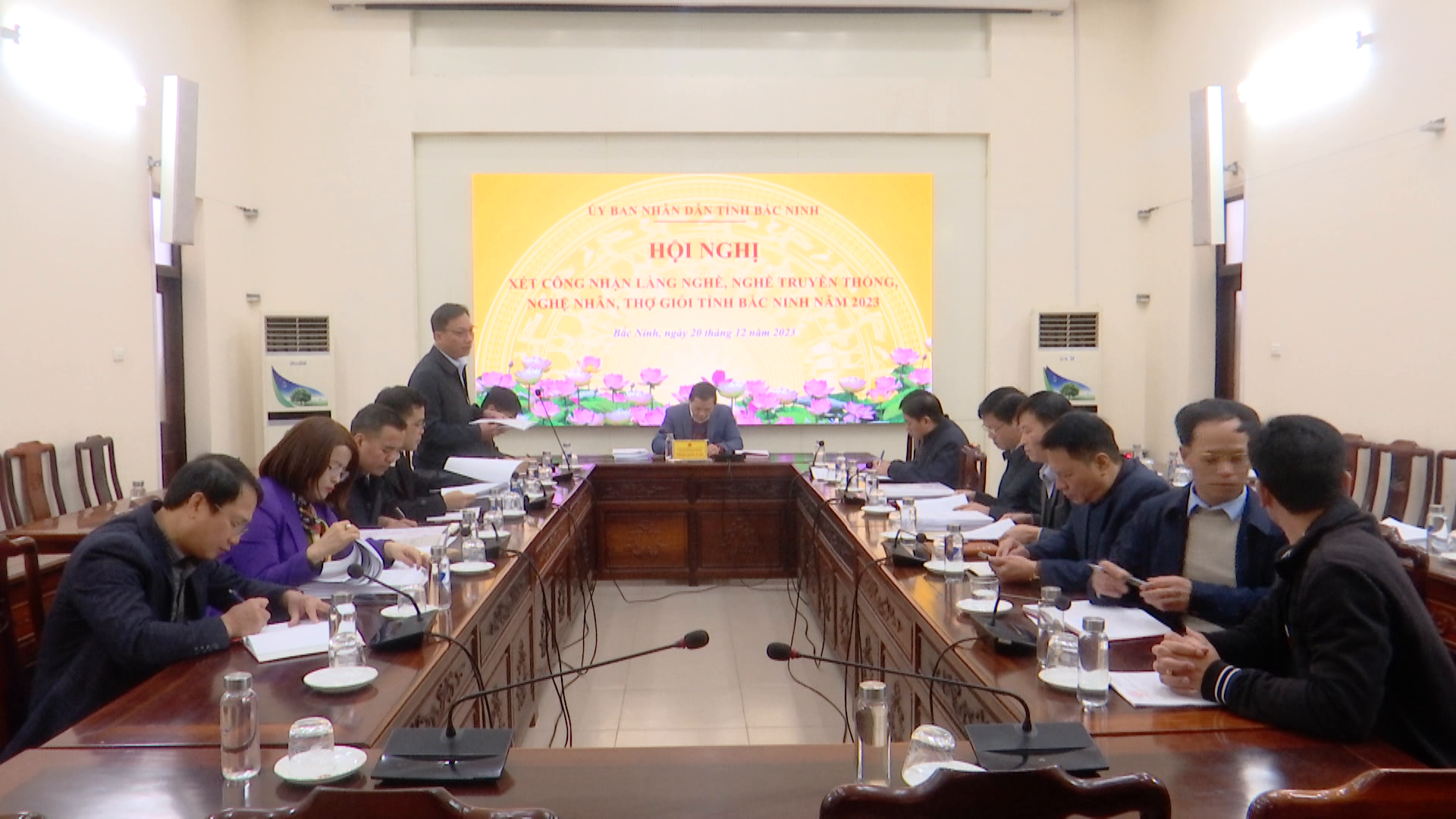 hoi_nghi_vuong_quoc_tuan_(1).png