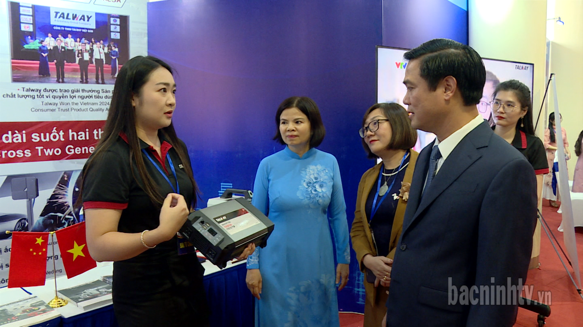 ld_tham_trung_bay