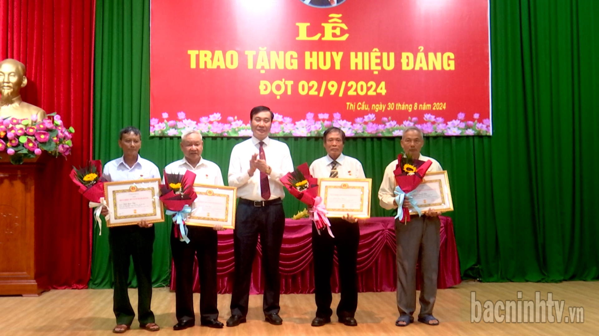 ld_tp_trao_hhd_thi_cau