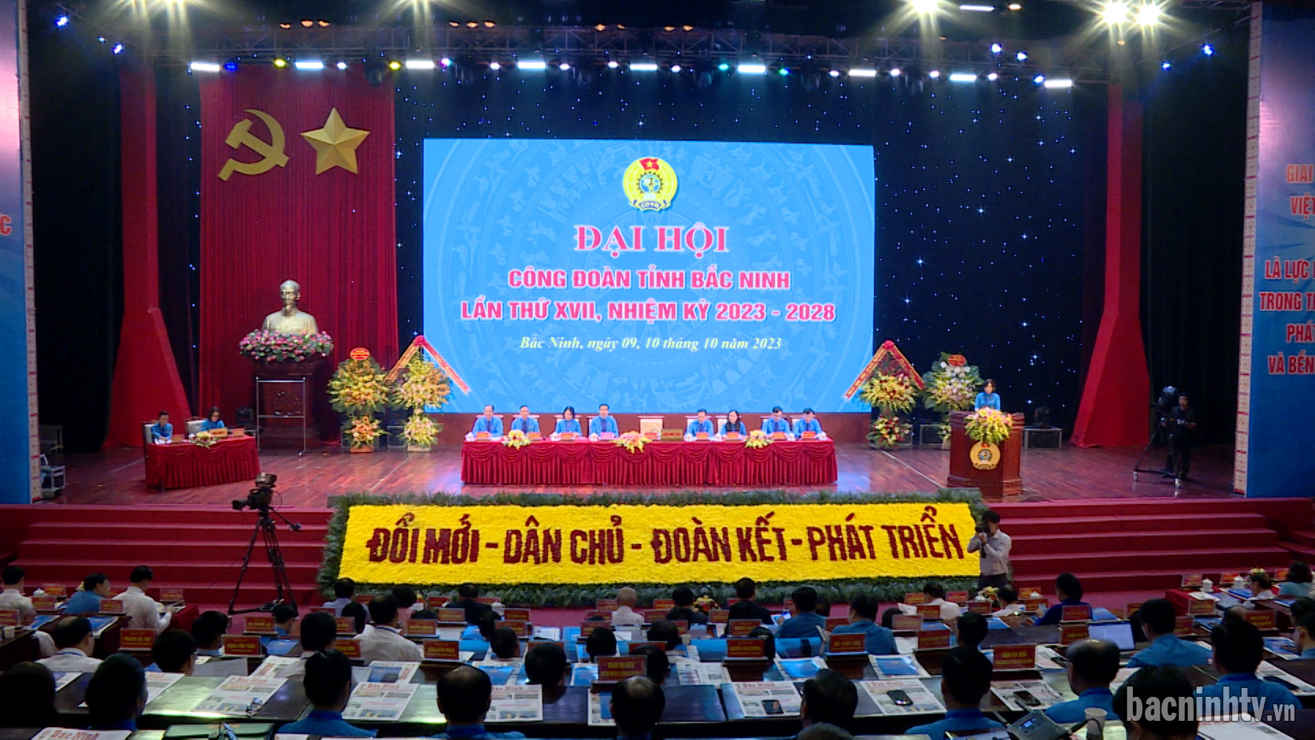 toan_canh_dai_hoi