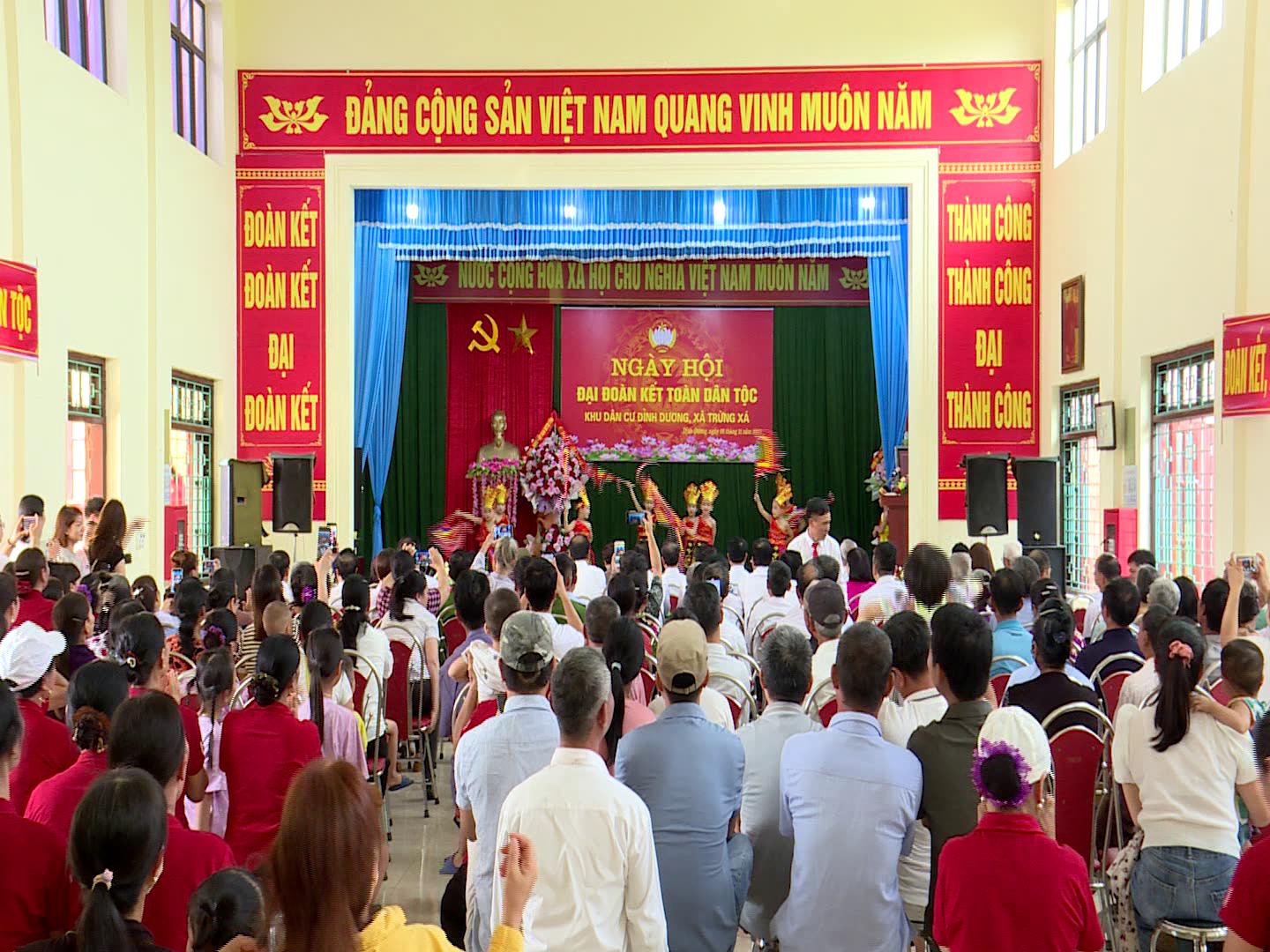 pho_bi_thu_tt_tinh_uy_nguyen_quoc_chung_du_ngay_hoi_dai_doan_ket(1)